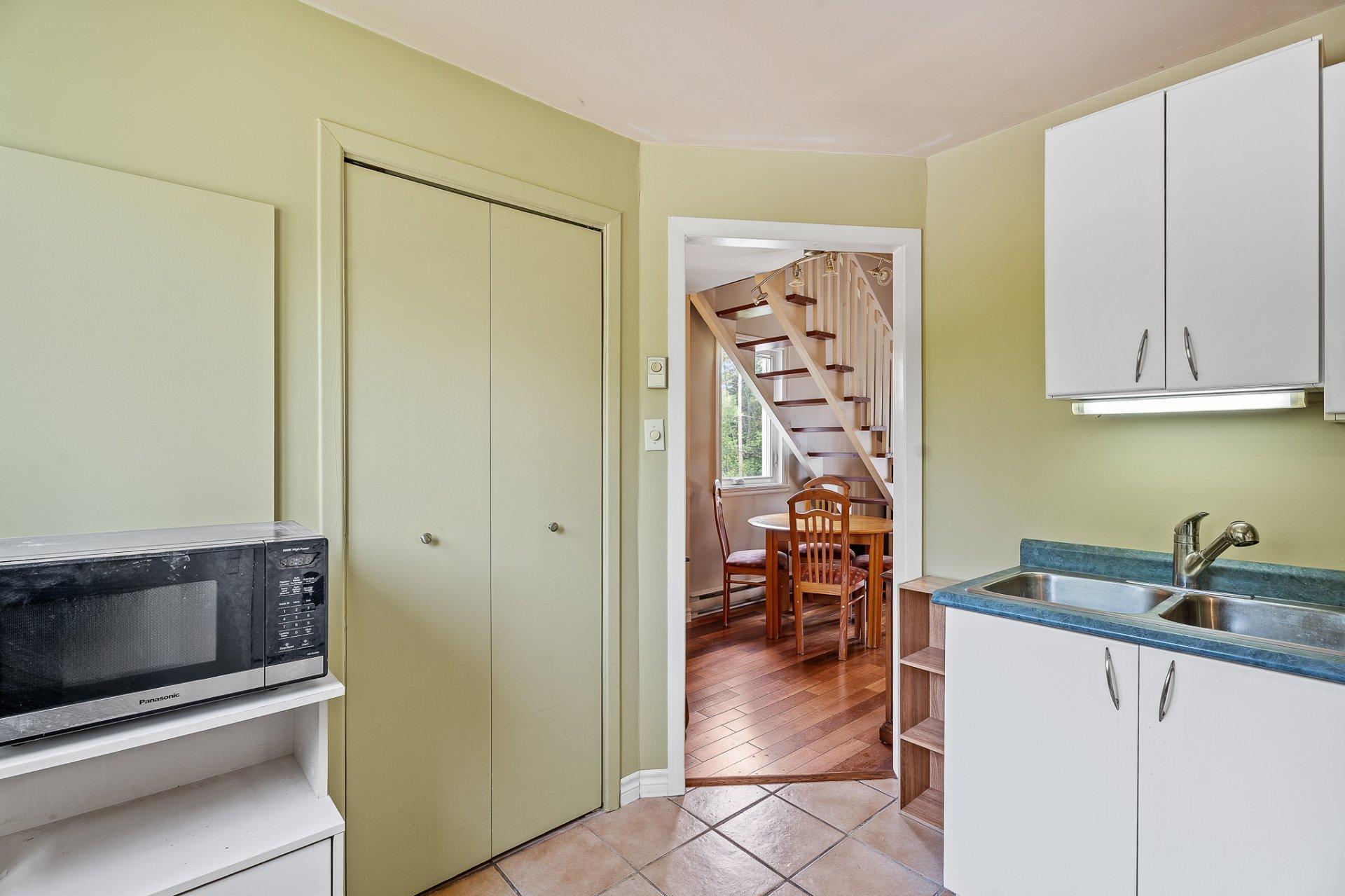 









248


Ch. du Mont-Loup-Garou

, 222,
Sainte-Adèle,




QC
J8B3C8

