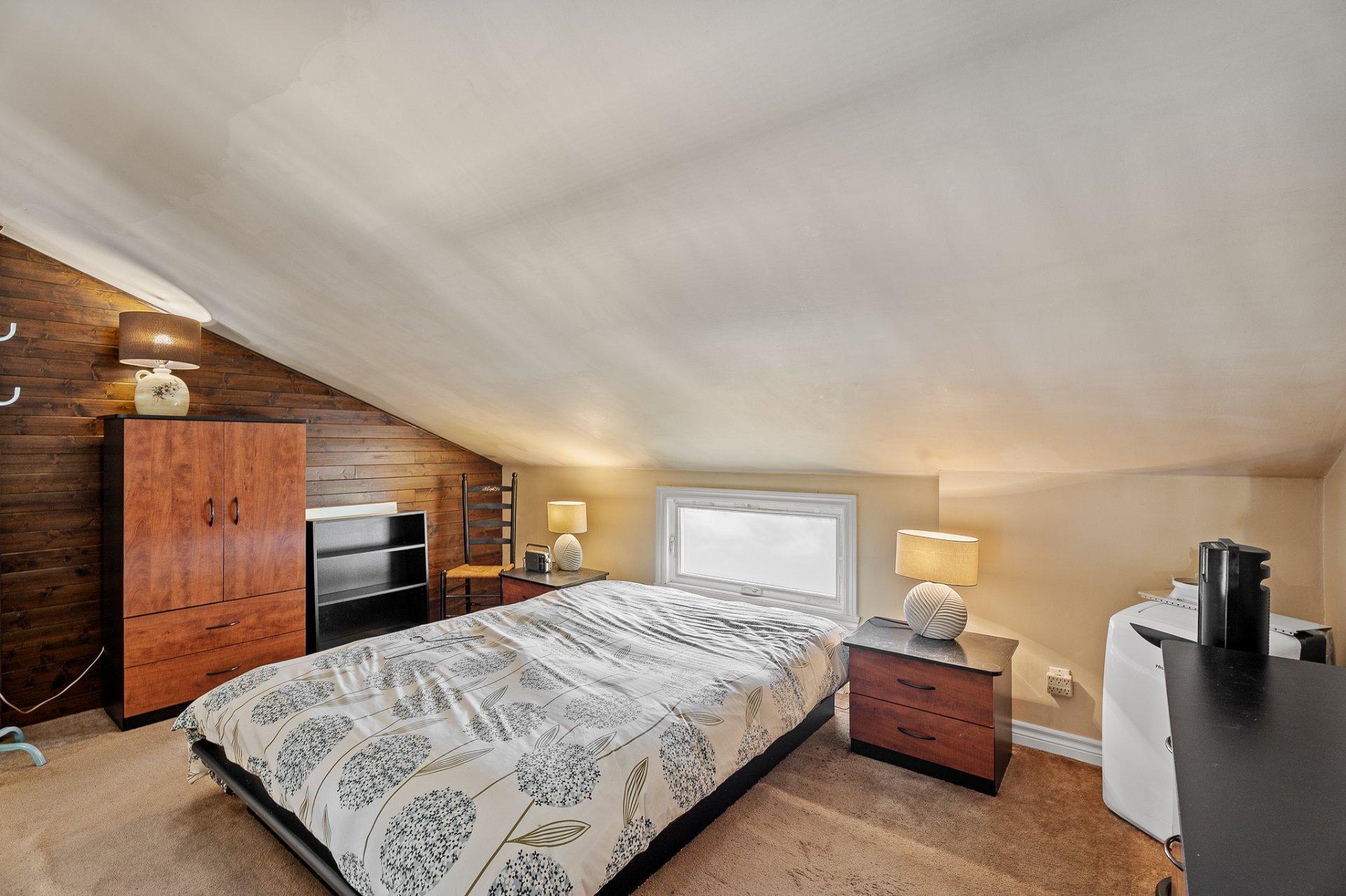 









248


Ch. du Mont-Loup-Garou

, 222,
Sainte-Adèle,




QC
J8B3C8

