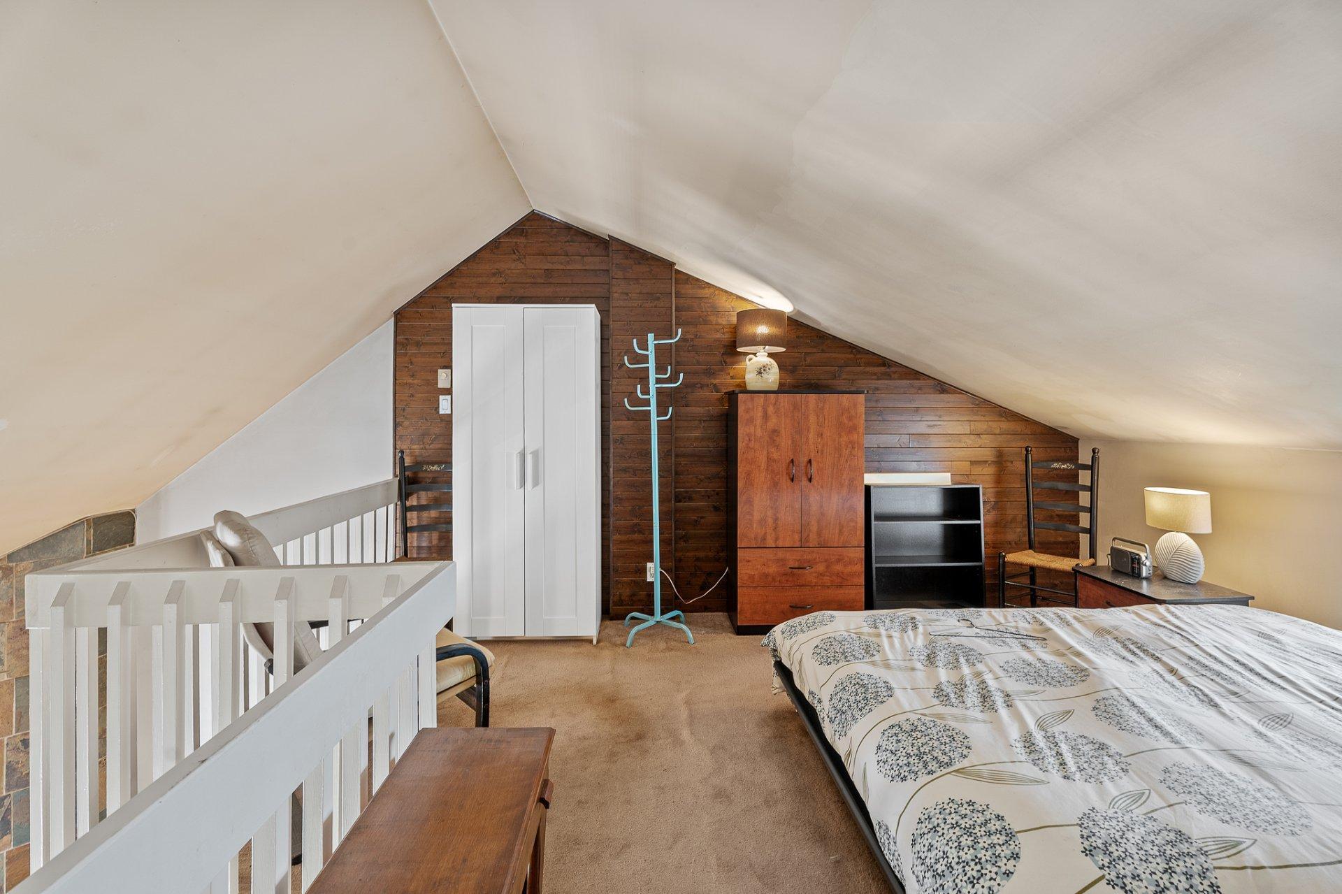 









248


Ch. du Mont-Loup-Garou

, 222,
Sainte-Adèle,




QC
J8B3C8

