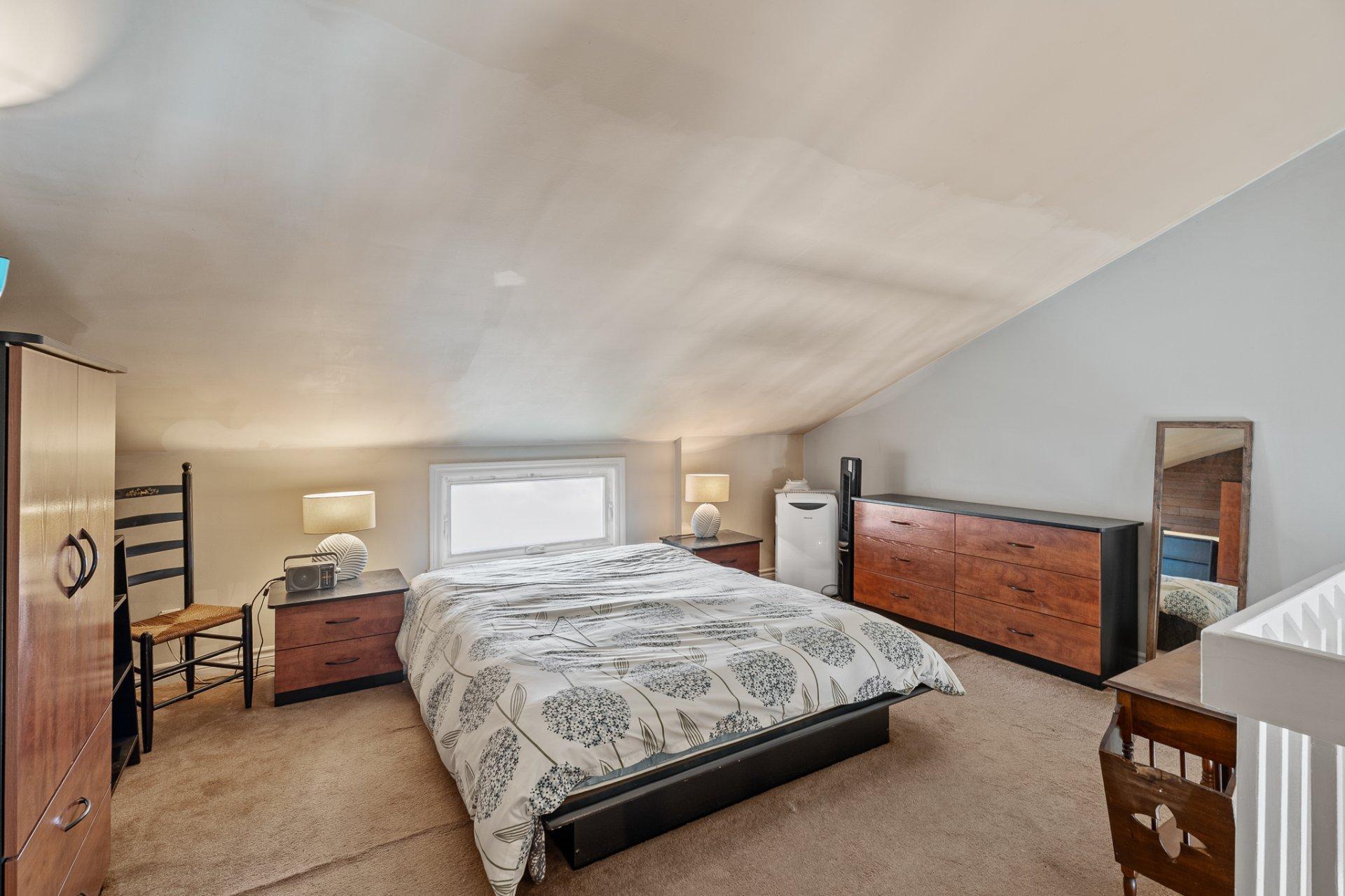 









248


Ch. du Mont-Loup-Garou

, 222,
Sainte-Adèle,




QC
J8B3C8

