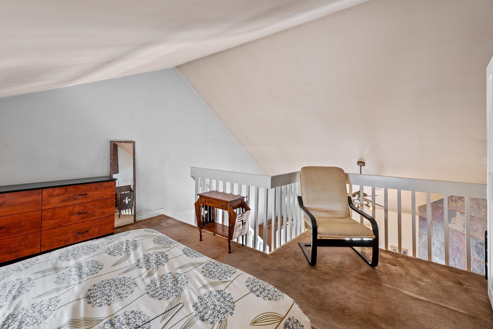 









248


Ch. du Mont-Loup-Garou

, 222,
Sainte-Adèle,




QC
J8B3C8

