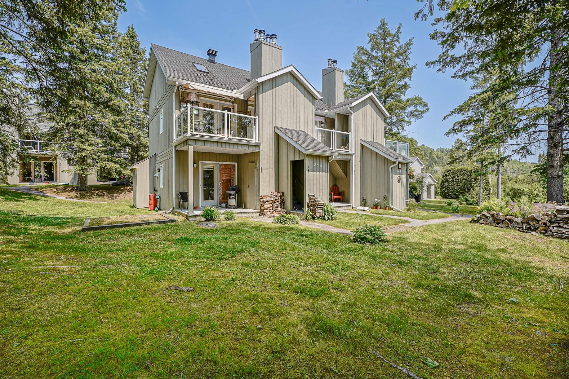 









248


Ch. du Mont-Loup-Garou

, 222,
Sainte-Adèle,




QC
J8B3C8

