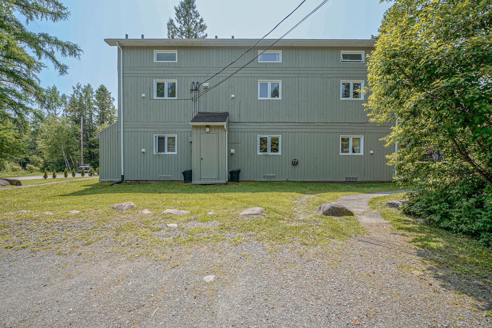 









248


Ch. du Mont-Loup-Garou

, 222,
Sainte-Adèle,




QC
J8B3C8

