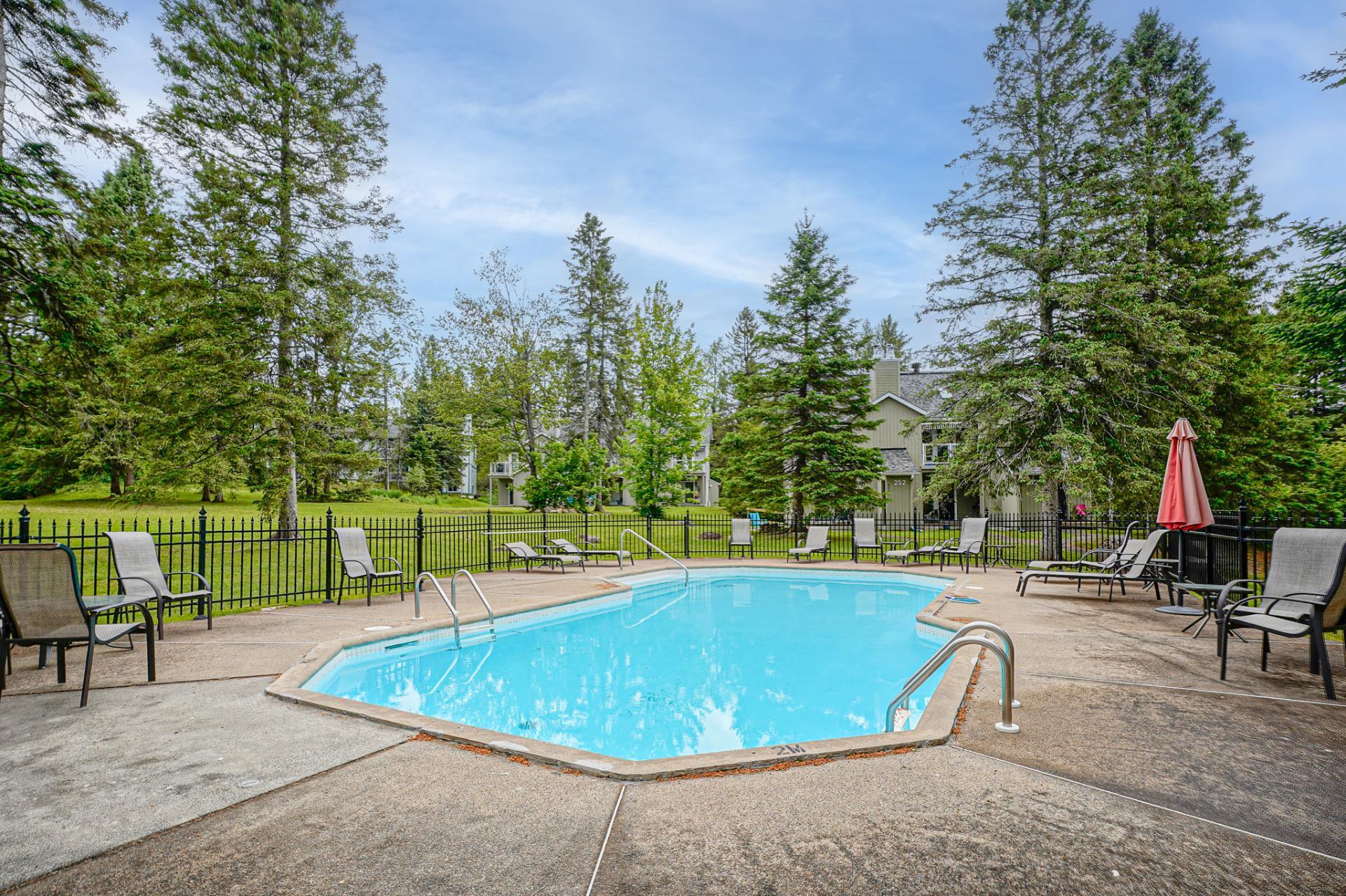 









248


Ch. du Mont-Loup-Garou

, 222,
Sainte-Adèle,




QC
J8B3C8

