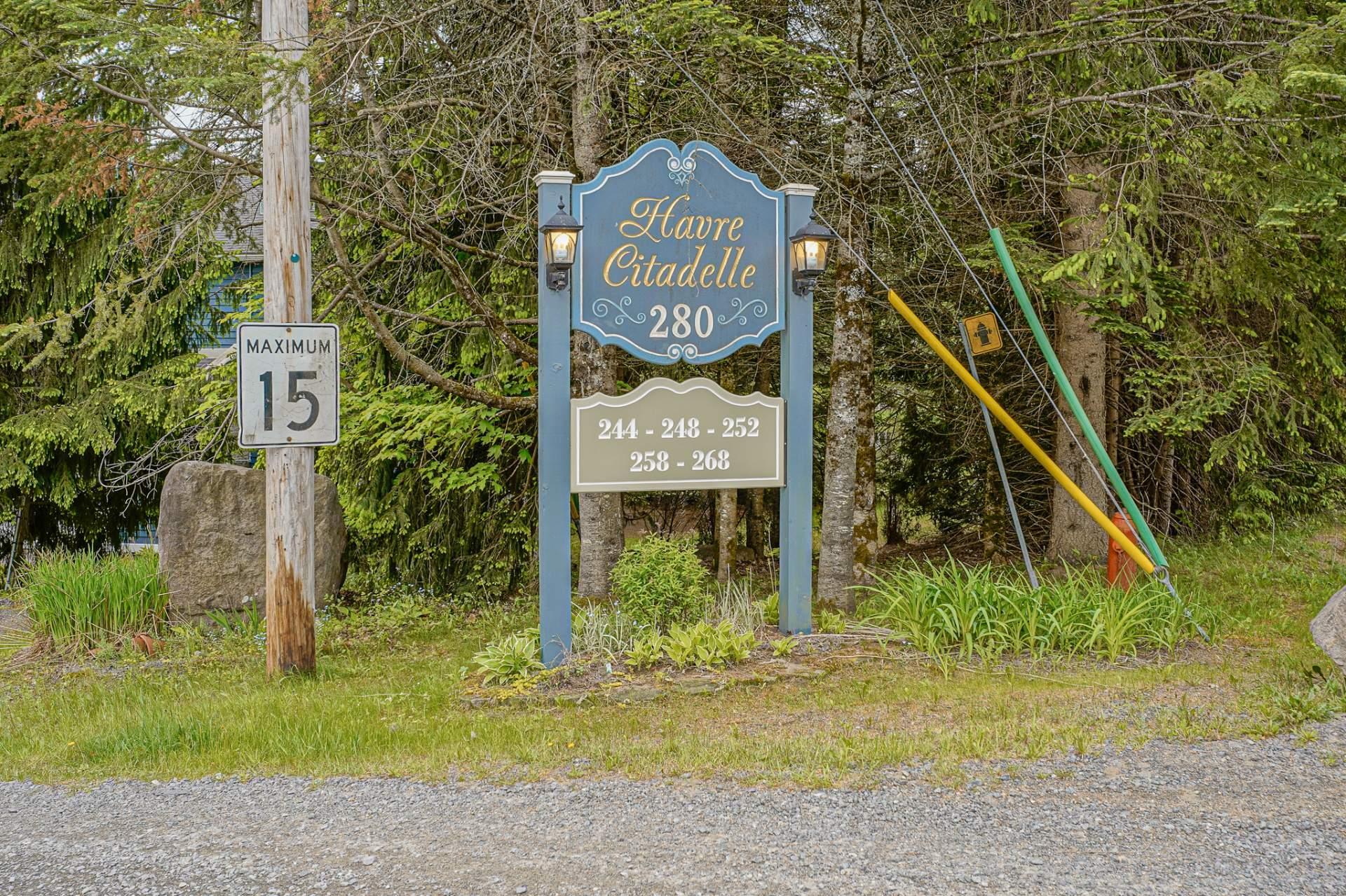 









248


Ch. du Mont-Loup-Garou

, 222,
Sainte-Adèle,




QC
J8B3C8

