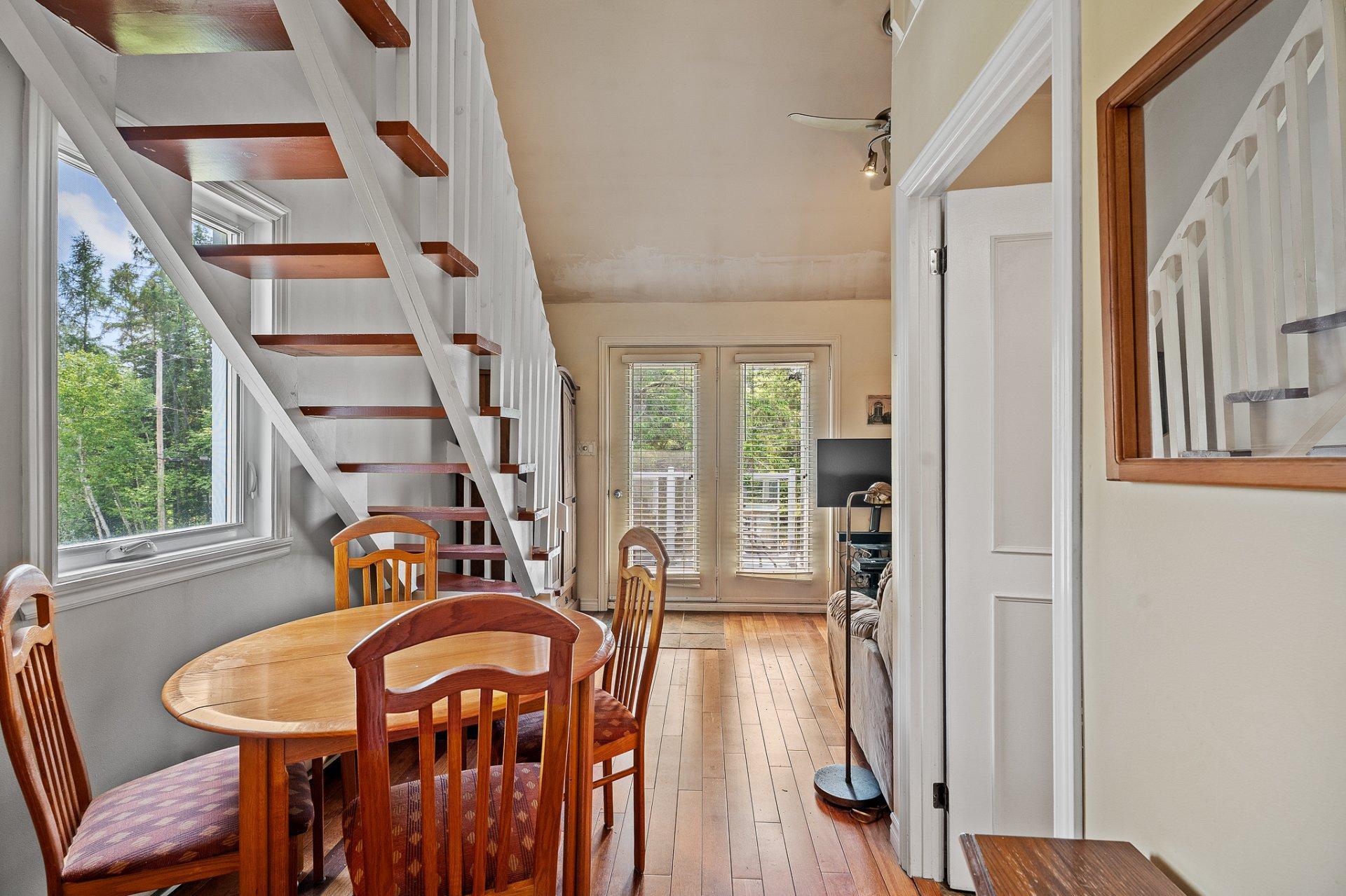 









248


Ch. du Mont-Loup-Garou

, 222,
Sainte-Adèle,




QC
J8B3C8


