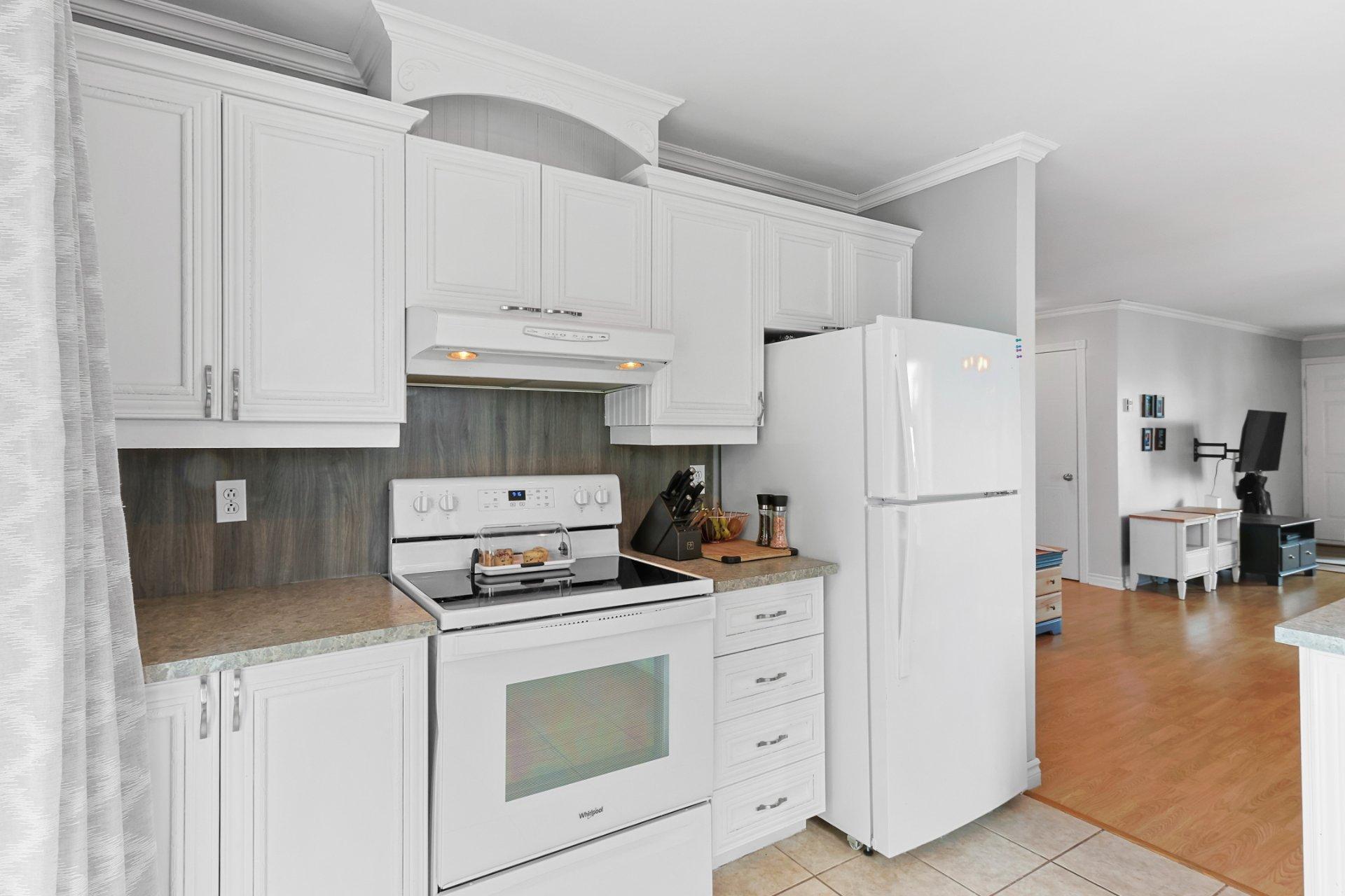 









142


Rue René-Émard

,
L'Île-Perrot,




QC
J7V8V7

