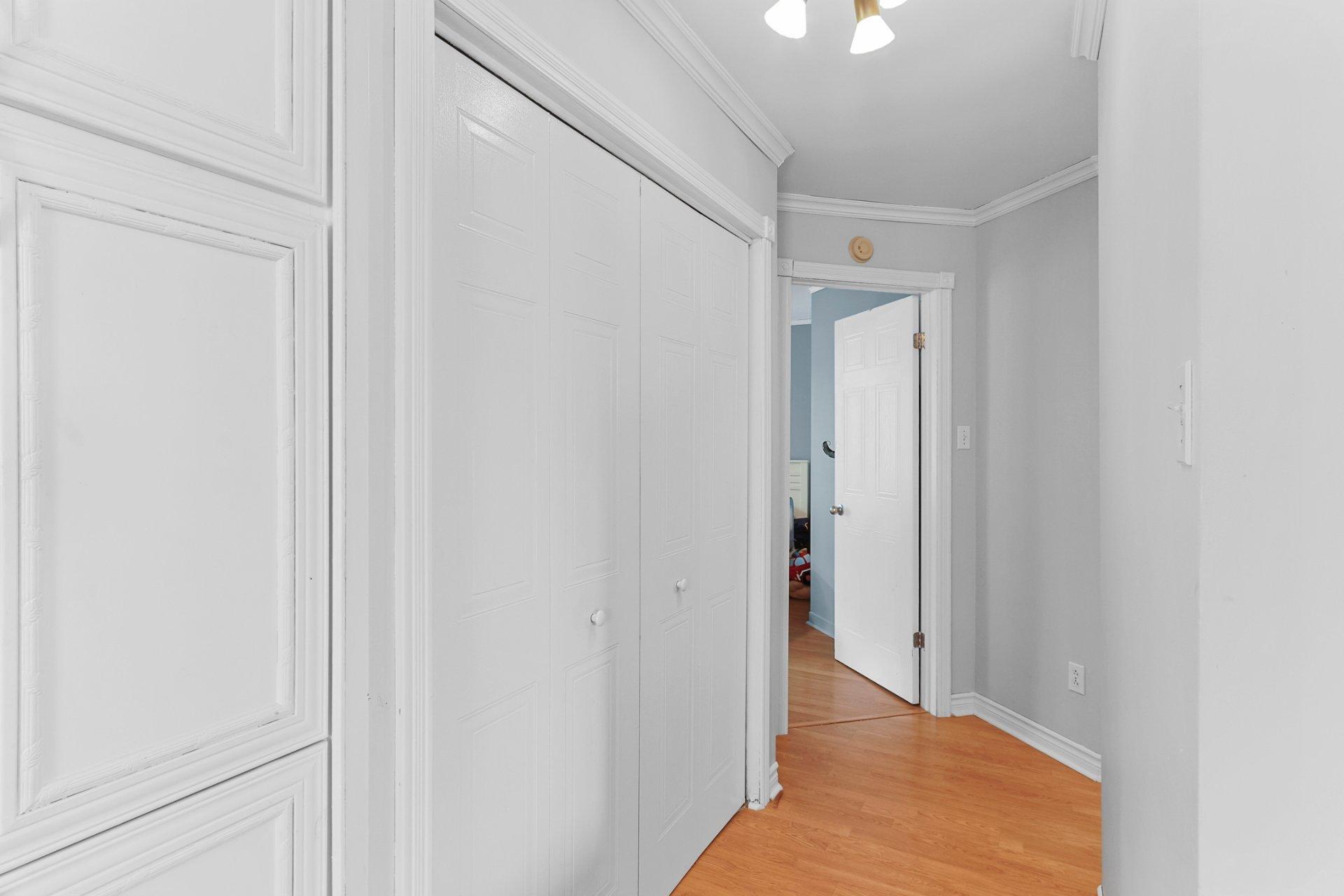 









142


Rue René-Émard

,
L'Île-Perrot,




QC
J7V8V7

