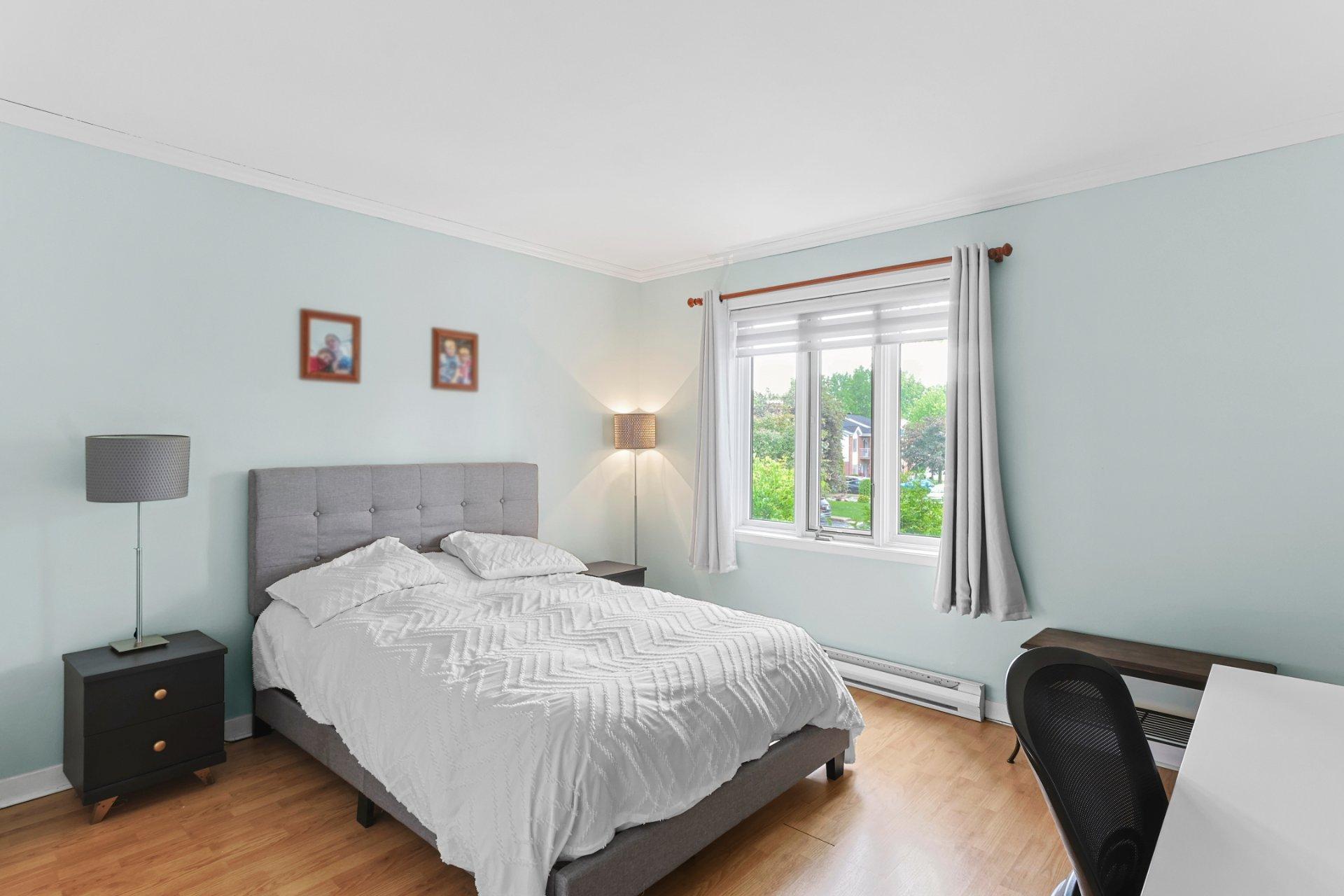 









142


Rue René-Émard

,
L'Île-Perrot,




QC
J7V8V7

