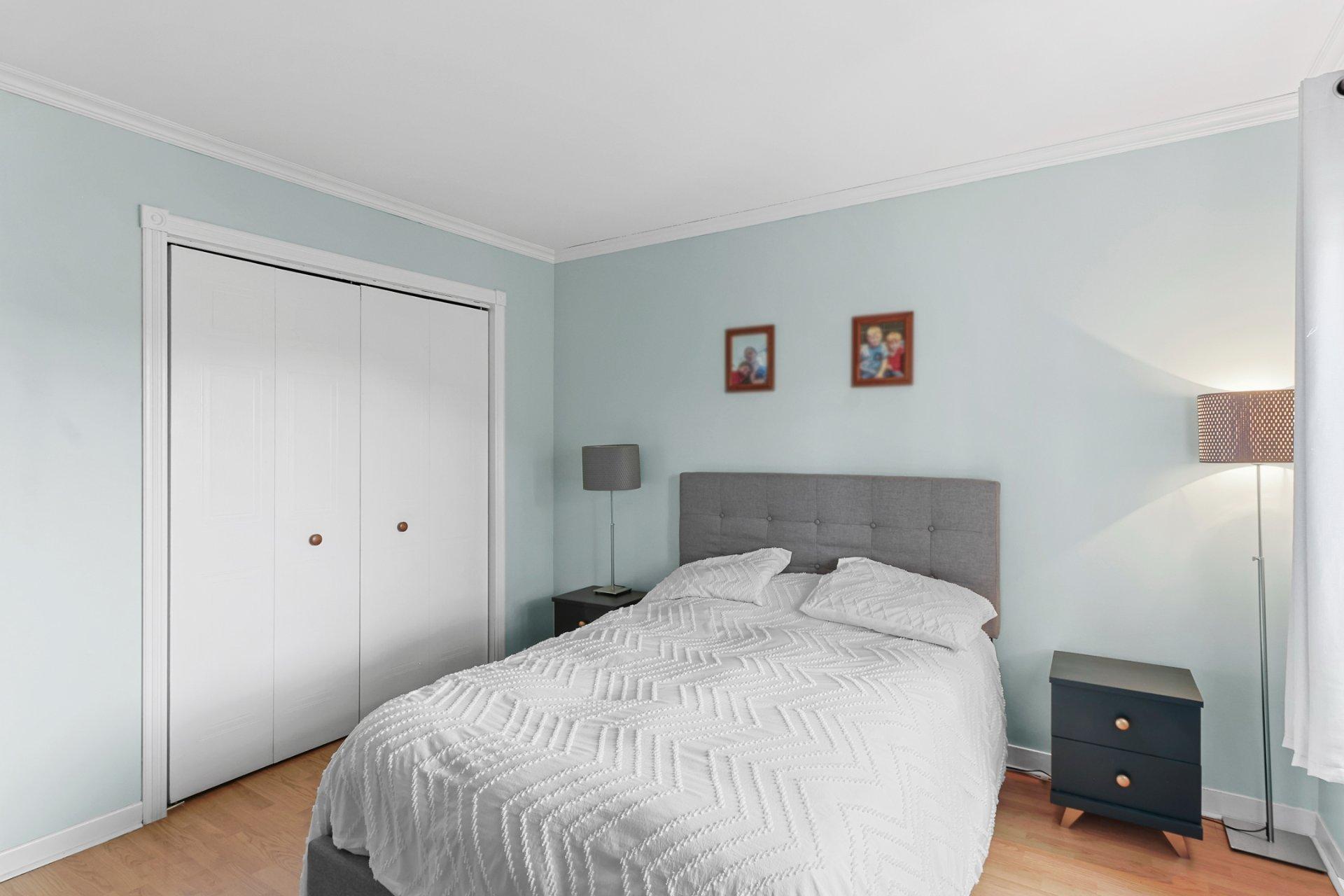 









142


Rue René-Émard

,
L'Île-Perrot,




QC
J7V8V7

