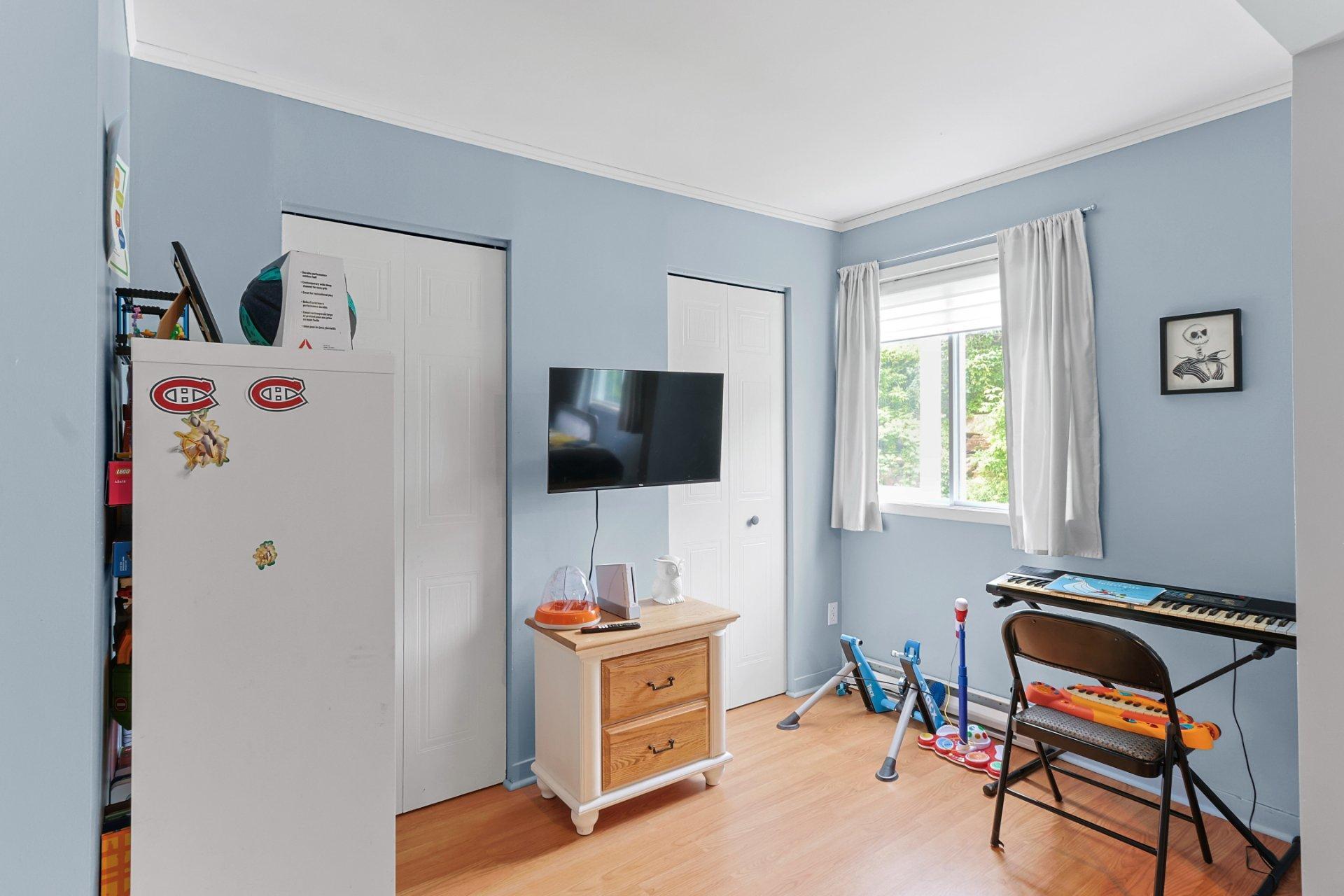 









142


Rue René-Émard

,
L'Île-Perrot,




QC
J7V8V7

