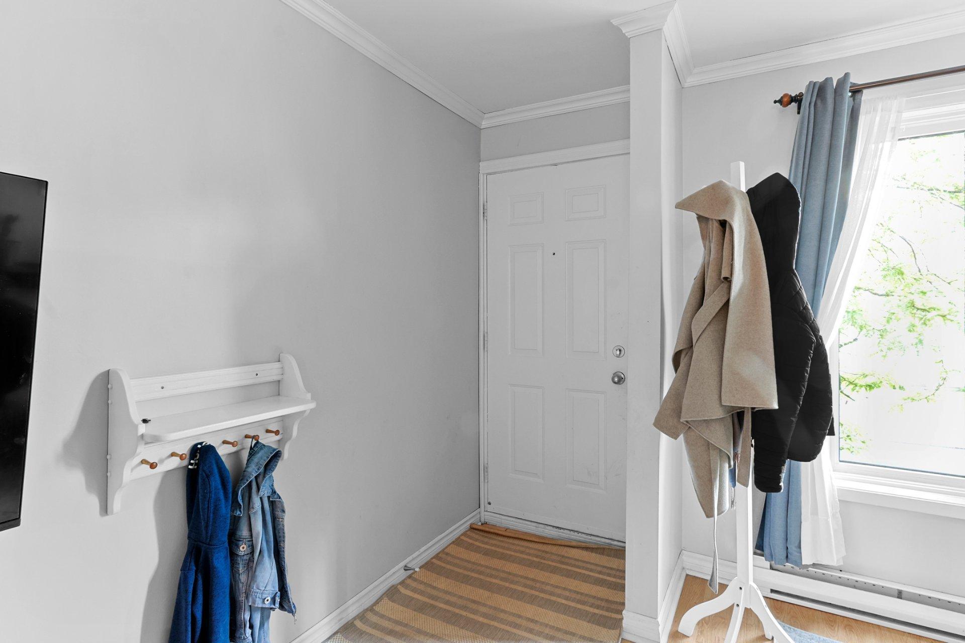 









142


Rue René-Émard

,
L'Île-Perrot,




QC
J7V8V7

