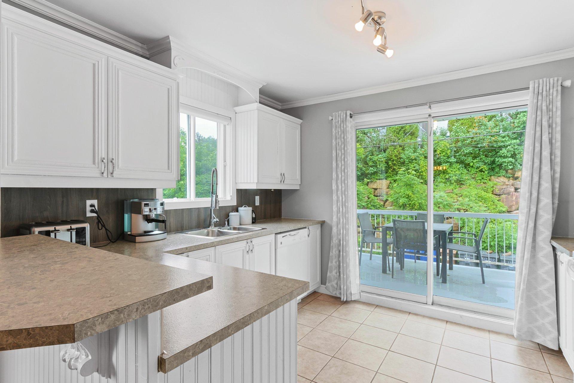 









142


Rue René-Émard

,
L'Île-Perrot,




QC
J7V8V7

