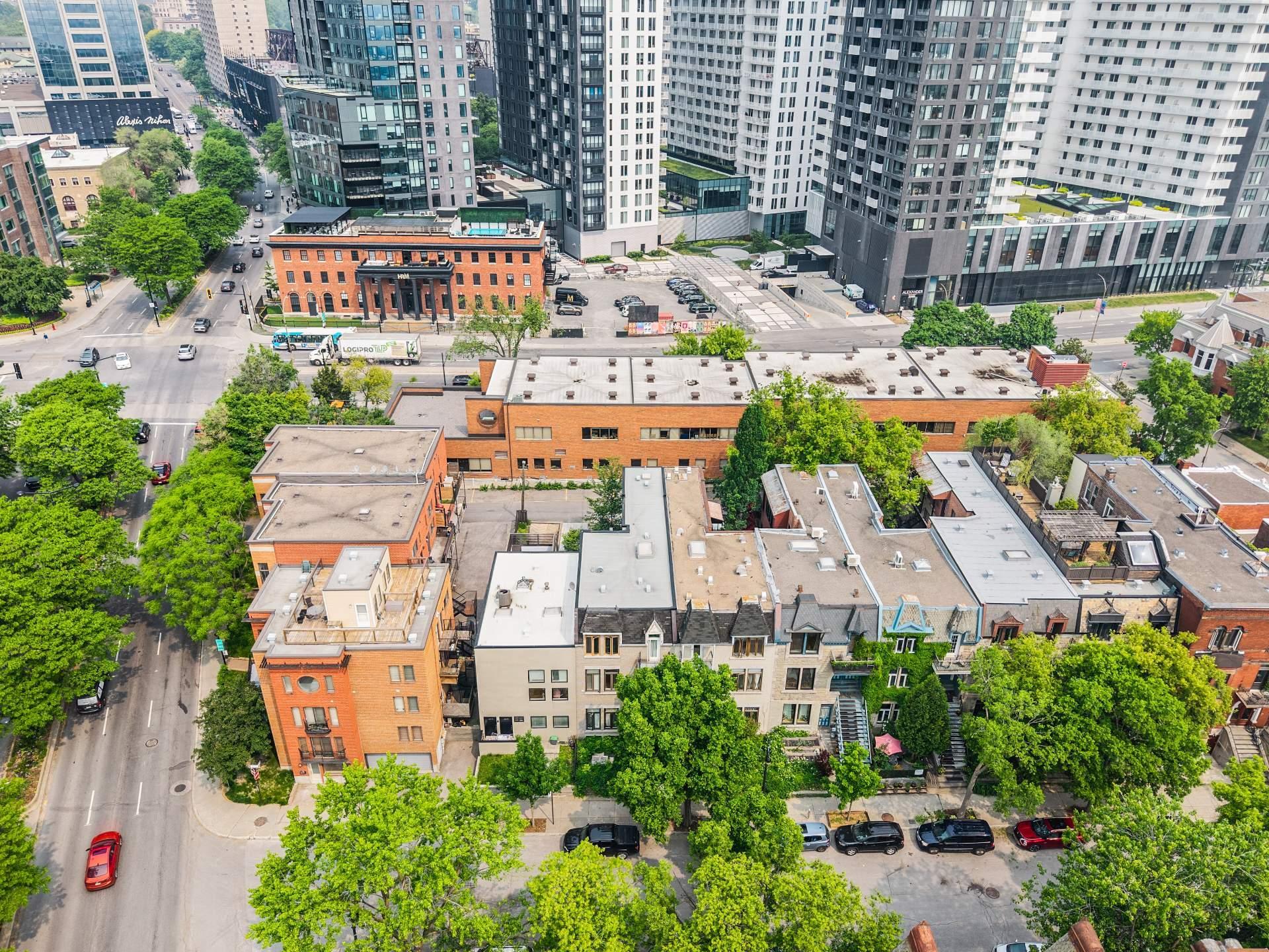









2301


Rue du Souvenir

,
Montréal (Ville-Marie),




QC
H3H1S3

