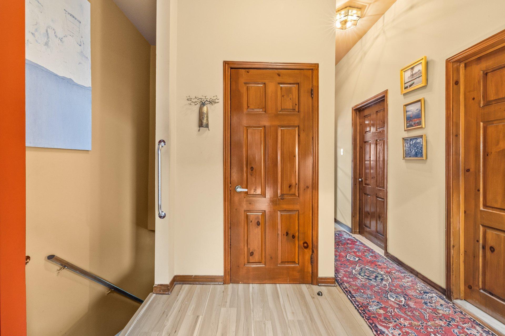 









2301


Rue du Souvenir

,
Montréal (Ville-Marie),




QC
H3H1S3

