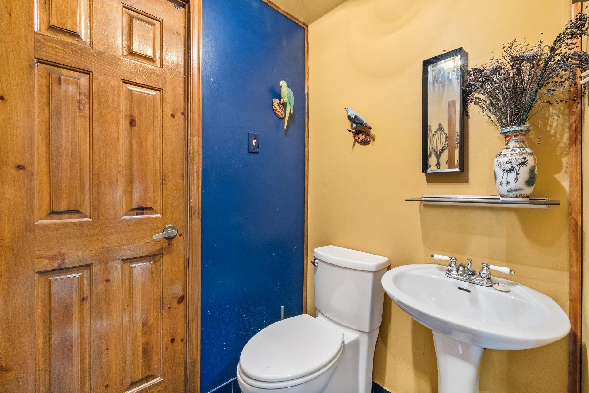 









2301


Rue du Souvenir

,
Montréal (Ville-Marie),




QC
H3H1S3

