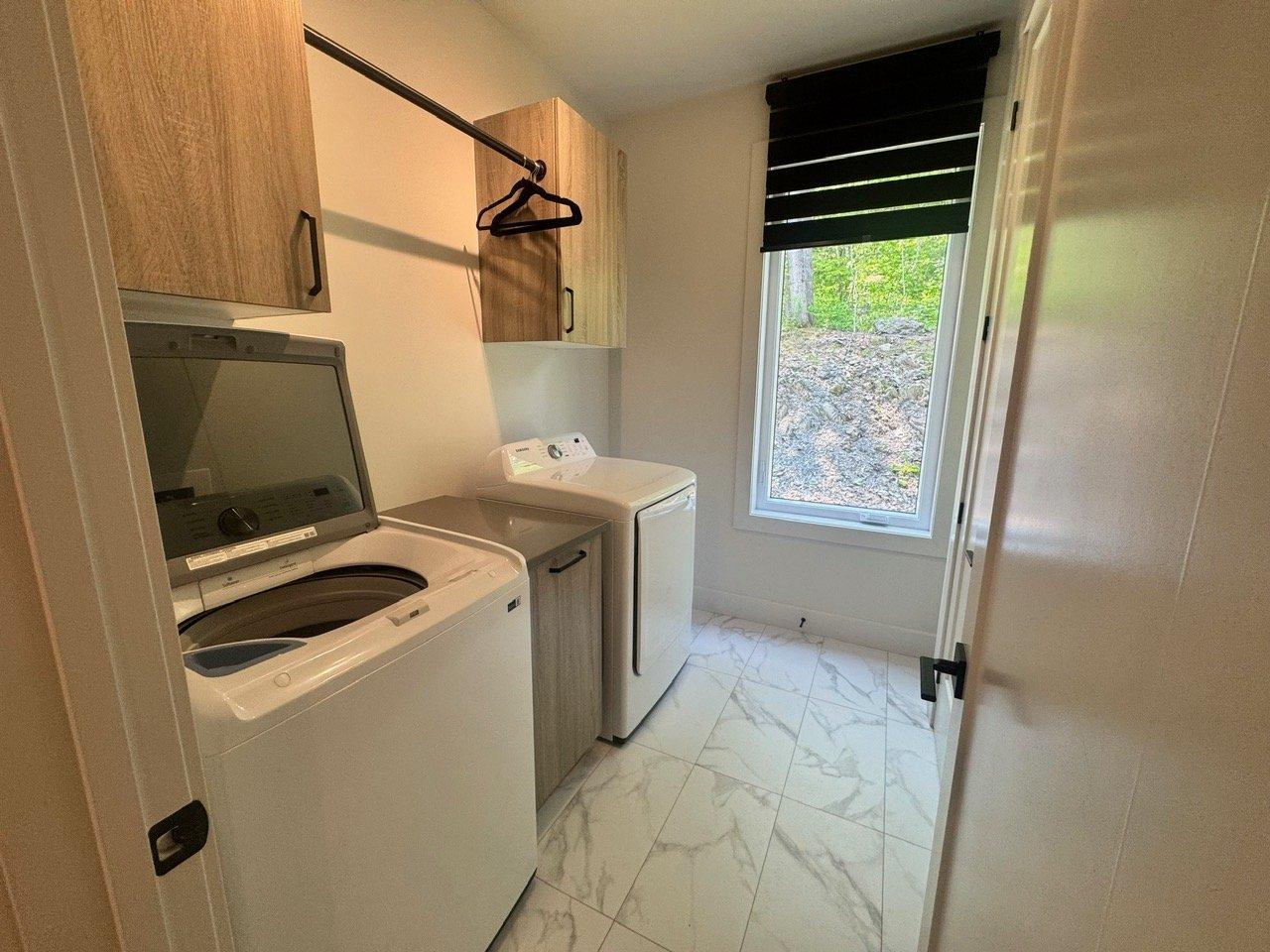 









15

 - 2


Rue de la Foulée

,
Orford,




QC
J1X6Z5

