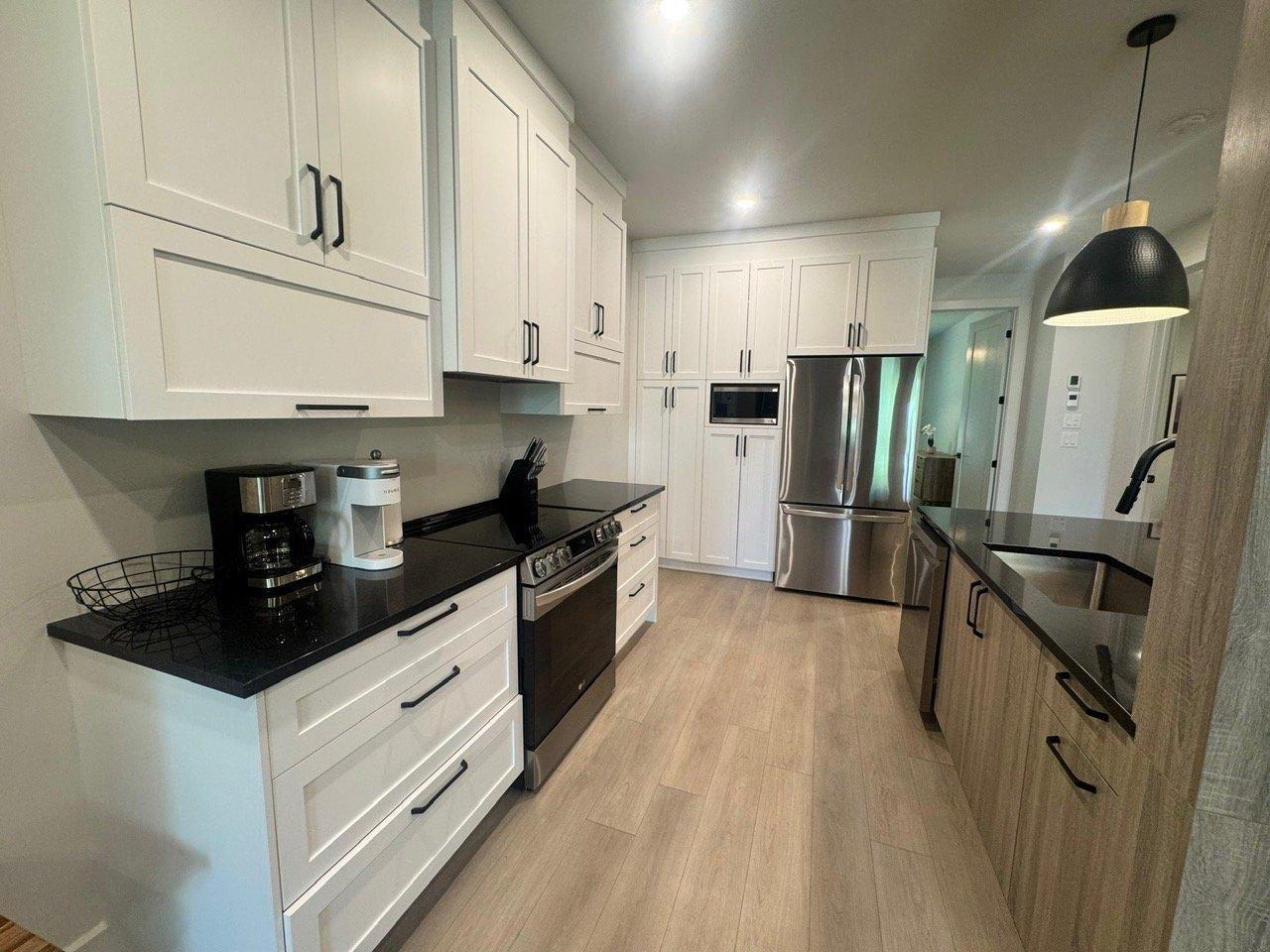 









15

 - 2


Rue de la Foulée

,
Orford,




QC
J1X6Z5

