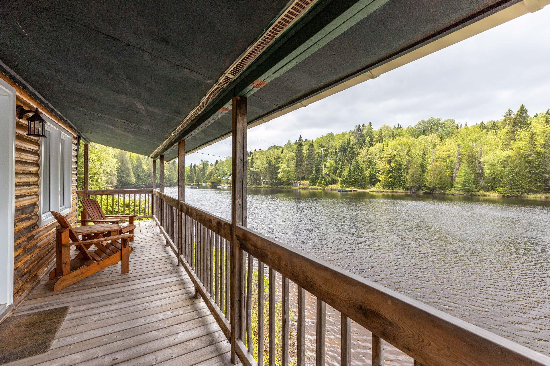 









700


Ch. du Lac-Comeau

,
Saint-Zénon,




QC
J0K3N0

