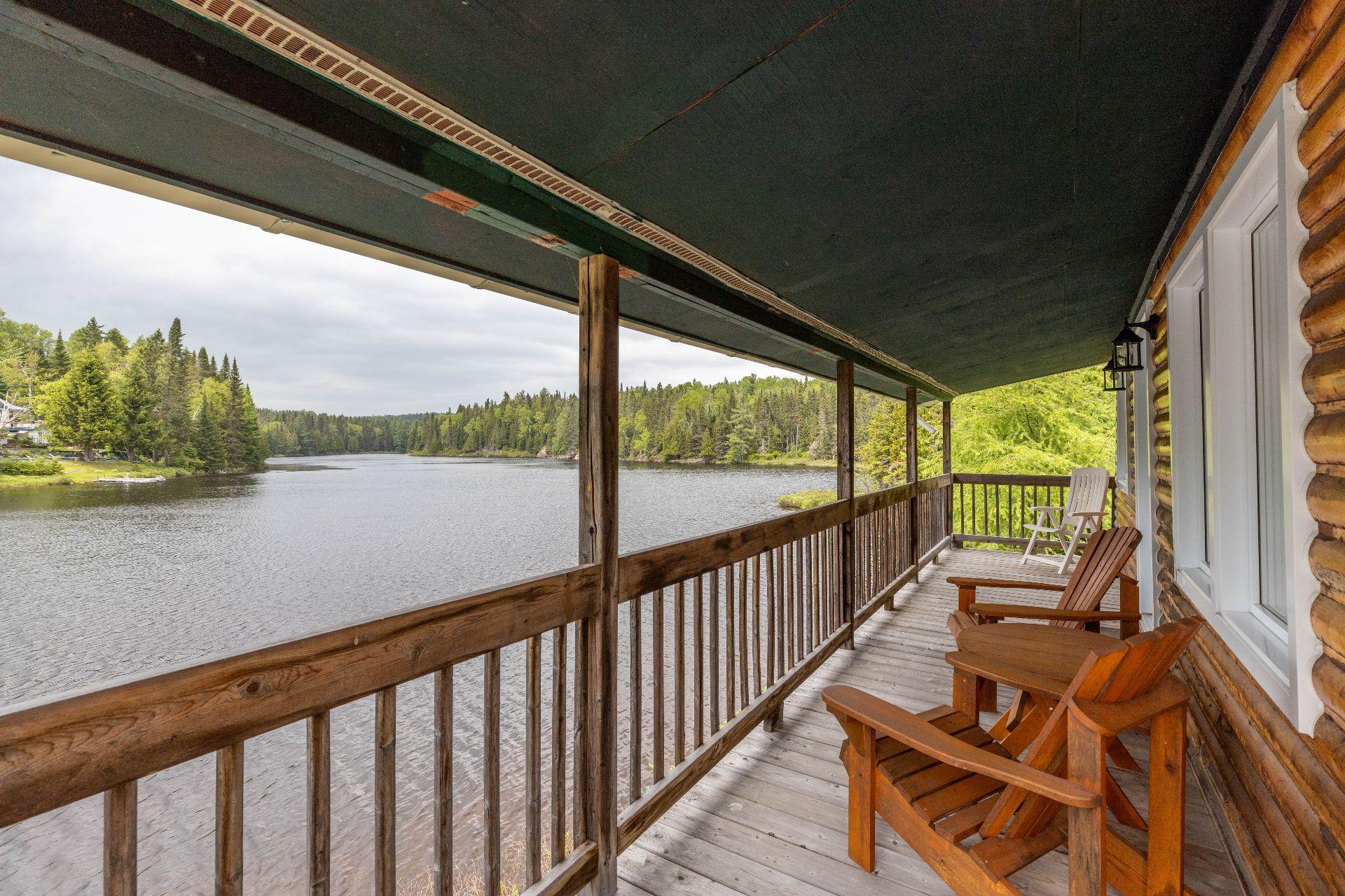 









700


Ch. du Lac-Comeau

,
Saint-Zénon,




QC
J0K3N0

