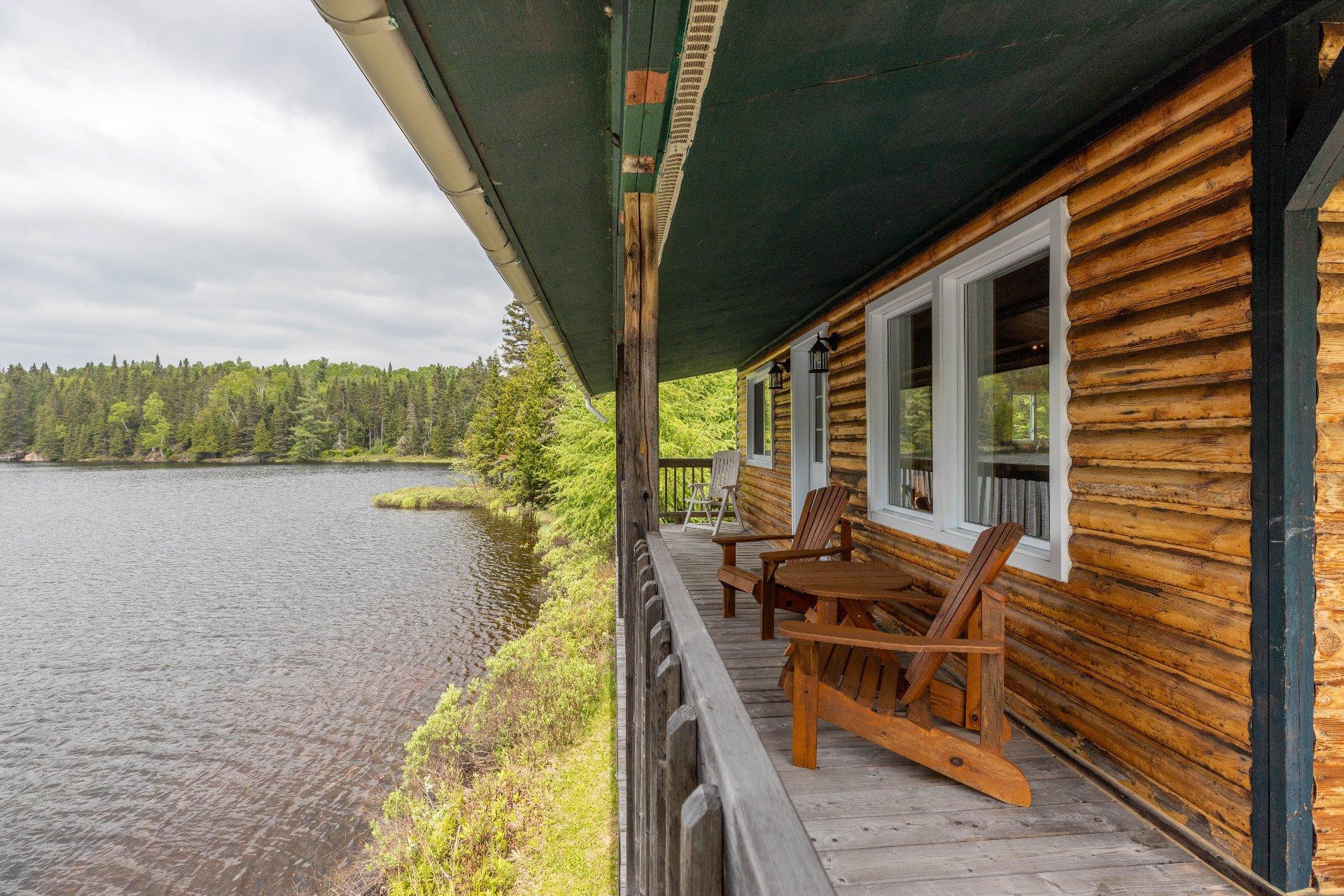 









700


Ch. du Lac-Comeau

,
Saint-Zénon,




QC
J0K3N0

