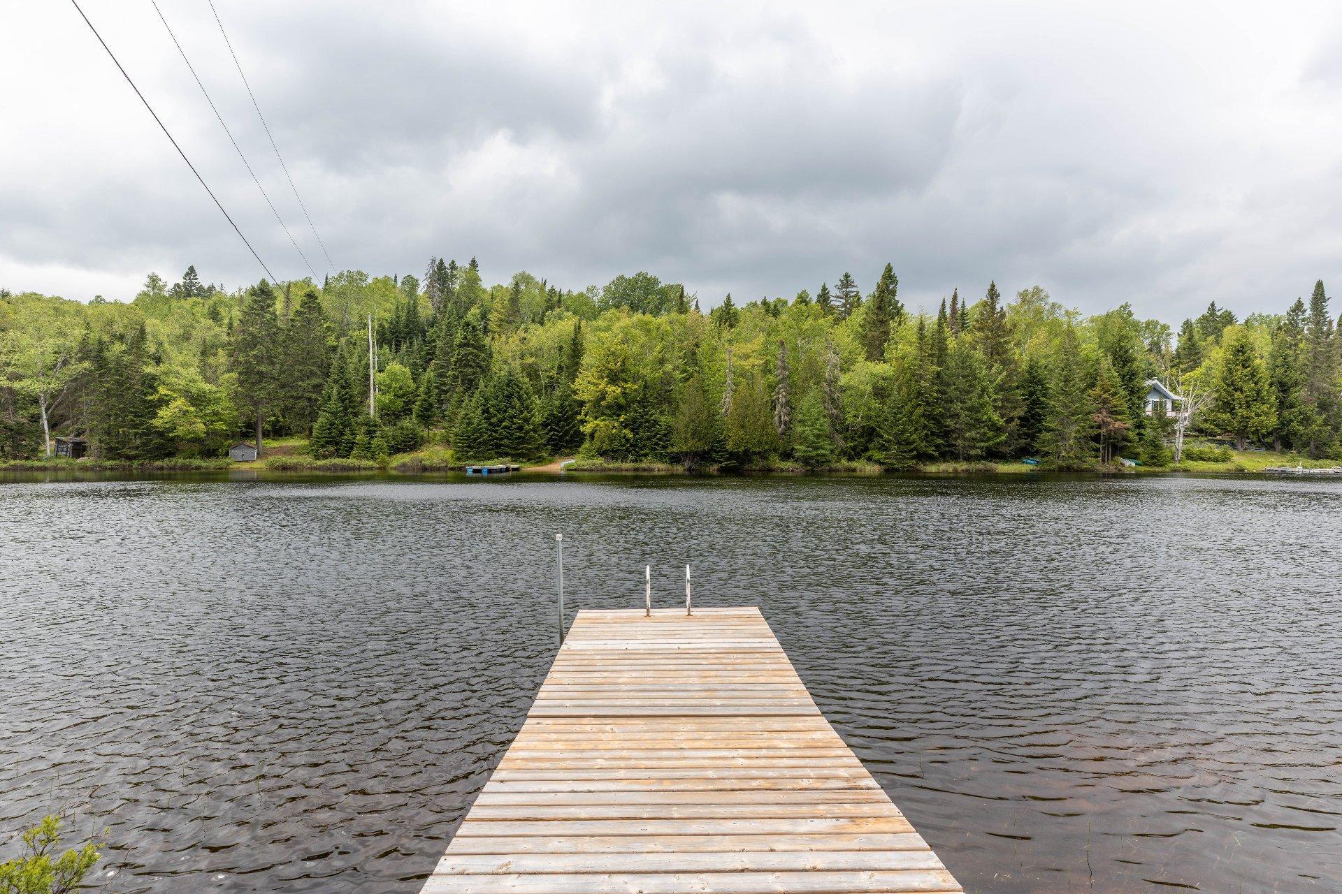 









700


Ch. du Lac-Comeau

,
Saint-Zénon,




QC
J0K3N0

