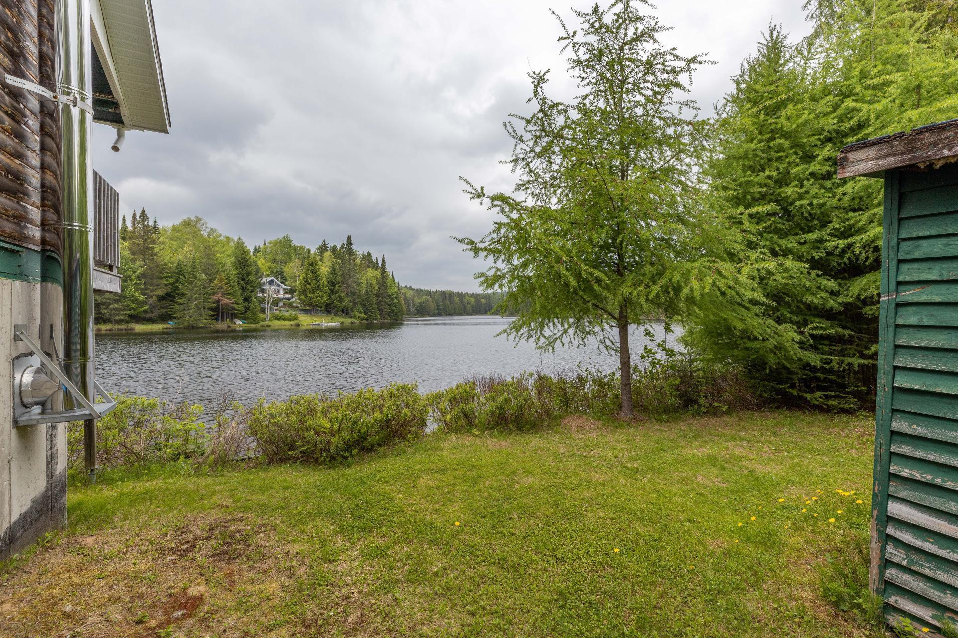 









700


Ch. du Lac-Comeau

,
Saint-Zénon,




QC
J0K3N0

