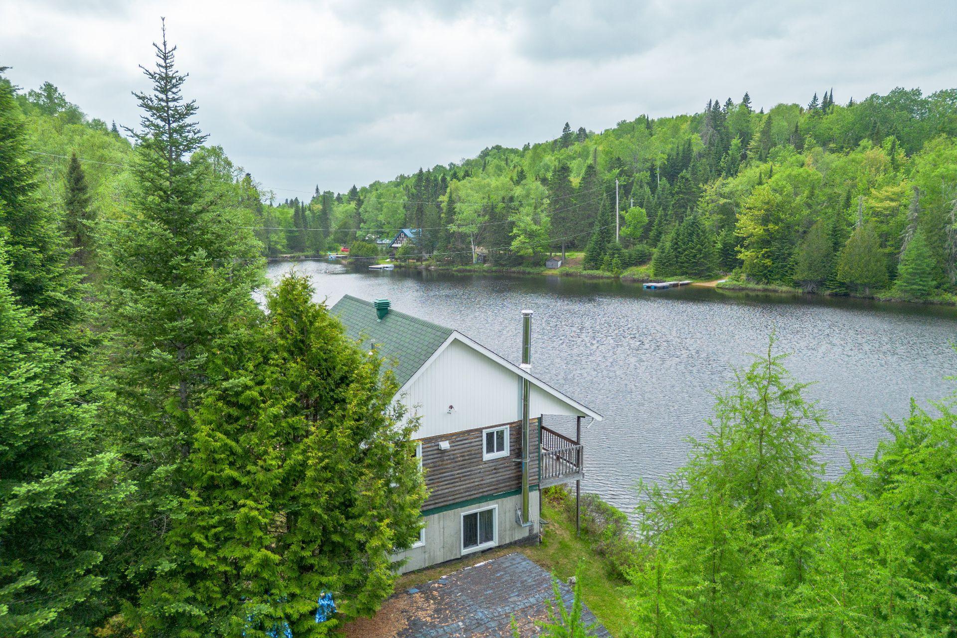 









700


Ch. du Lac-Comeau

,
Saint-Zénon,




QC
J0K3N0

