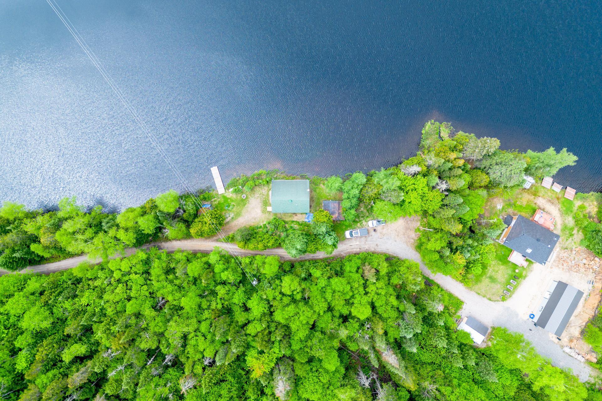 









700


Ch. du Lac-Comeau

,
Saint-Zénon,




QC
J0K3N0


