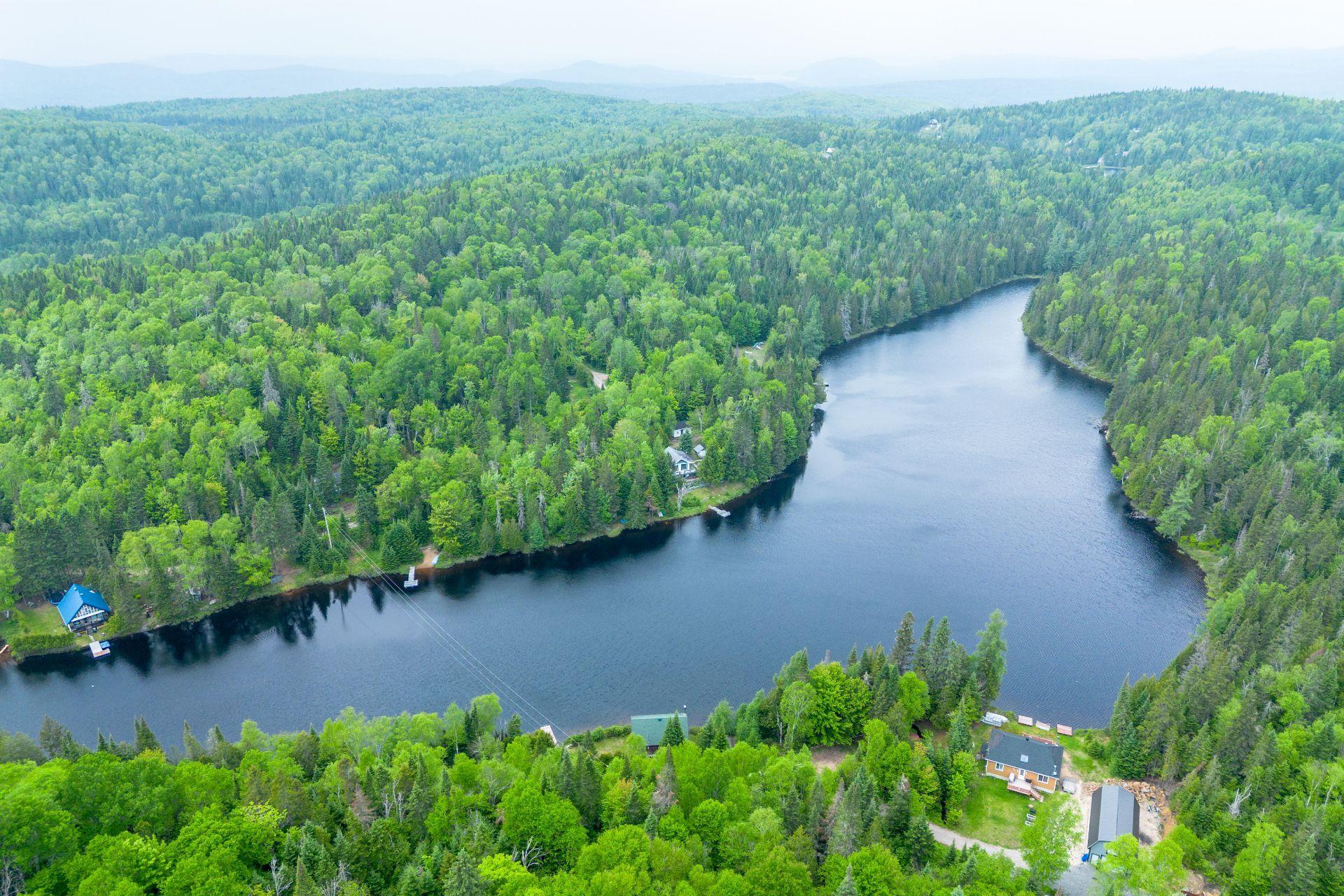 









700


Ch. du Lac-Comeau

,
Saint-Zénon,




QC
J0K3N0

