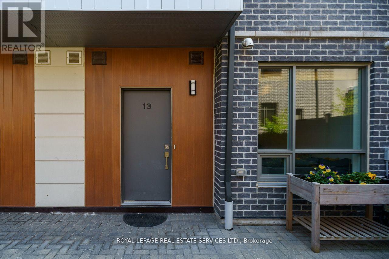 












13 - 650 ATWATER AVENUE

,
Mississauga,




Ontario
L5E3K2

