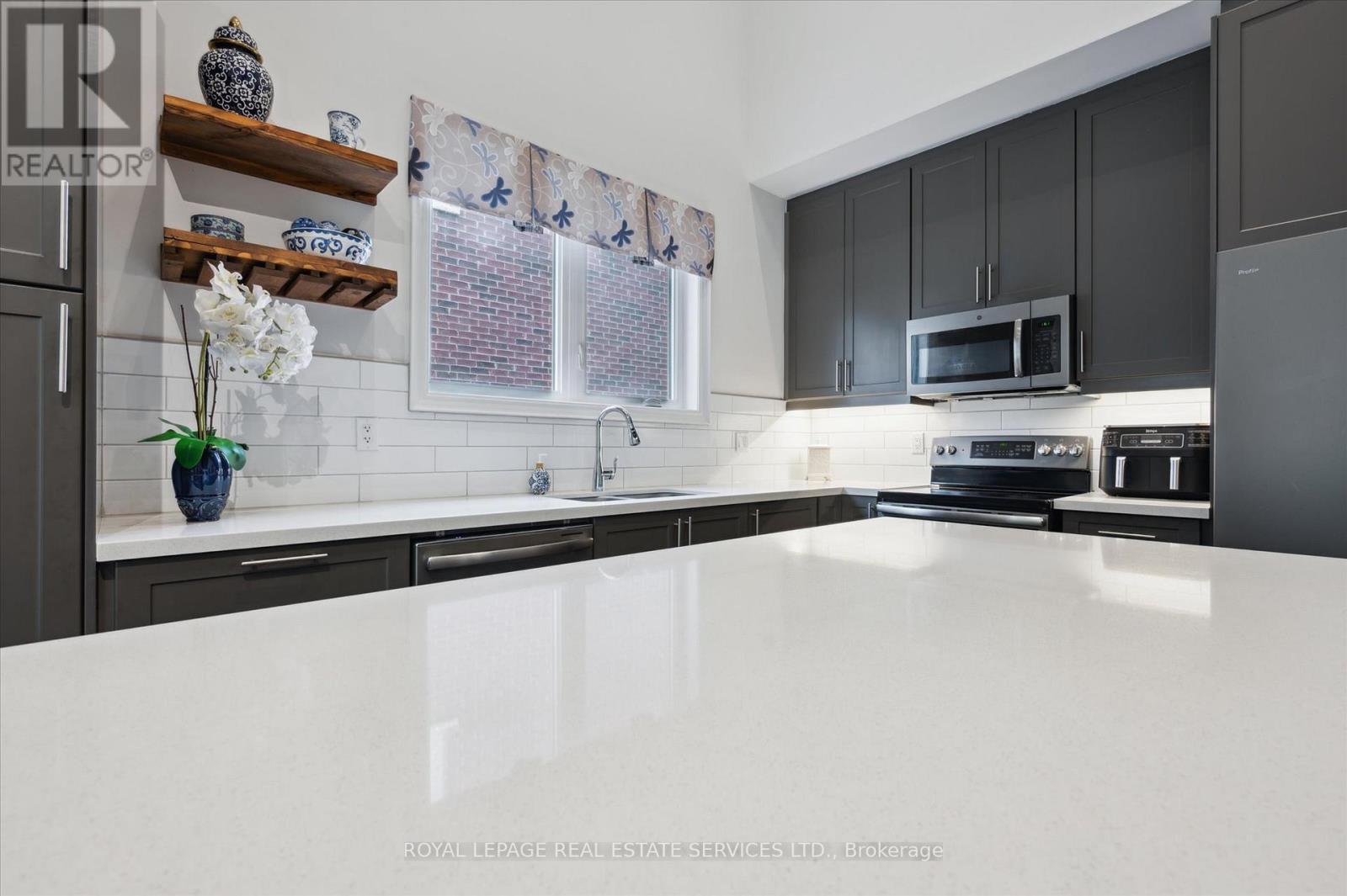 












65 PETERSON STREET

,
Blandford-Blenheim,




Ontario
N0J1G0

