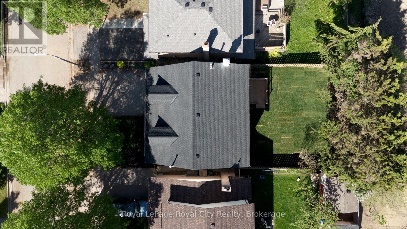 












92 SCENIC WOOD CRESCENT

,
Kitchener,




Ontario
N2A3N6

