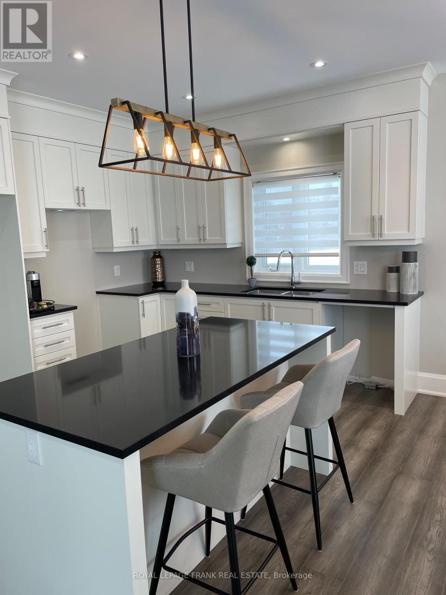 












7 NIPIGON STREET

,
Kawartha Lakes (Verulam),




Ontario
K0M1N0

