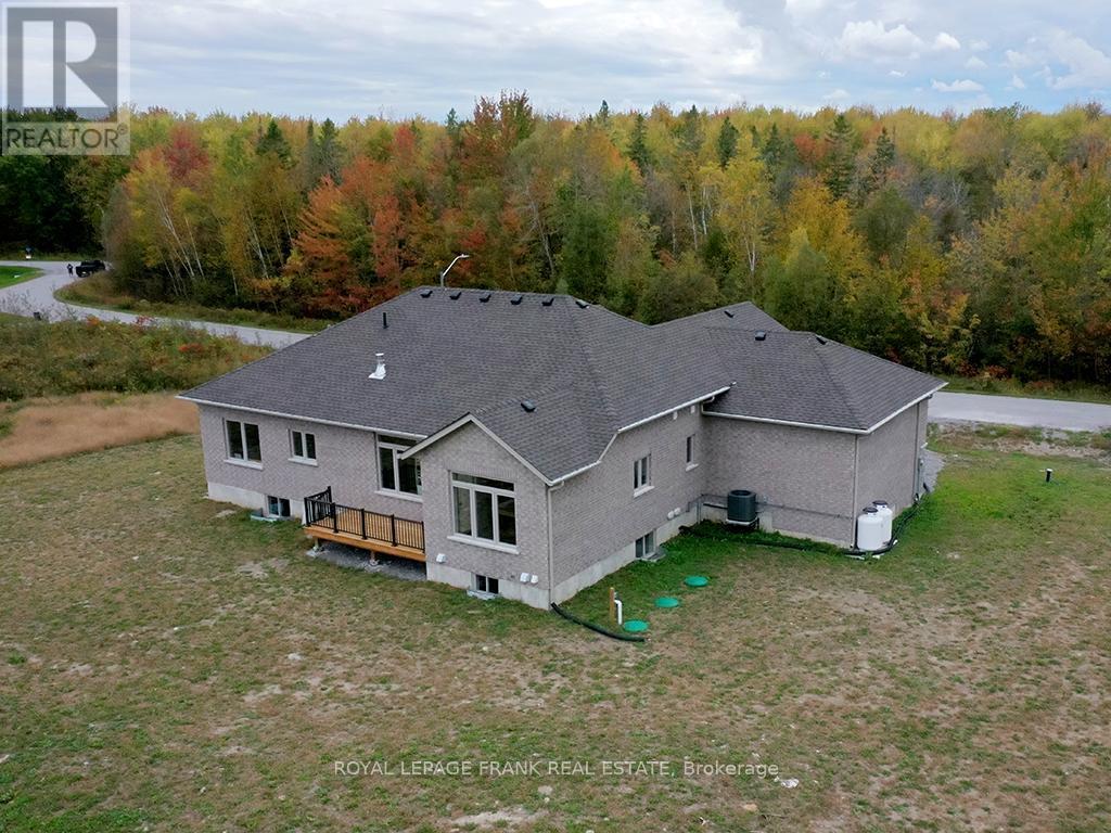 












7 NIPIGON STREET

,
Kawartha Lakes (Verulam),




Ontario
K0M1N0

