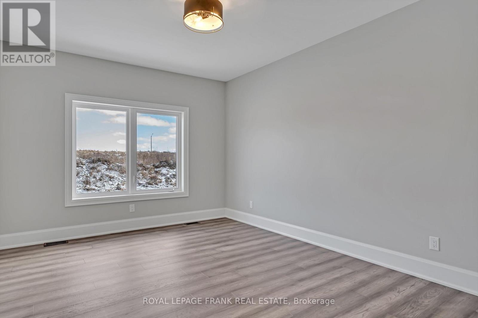 












7 NIPIGON STREET

,
Kawartha Lakes (Verulam),




Ontario
K0M1N0

