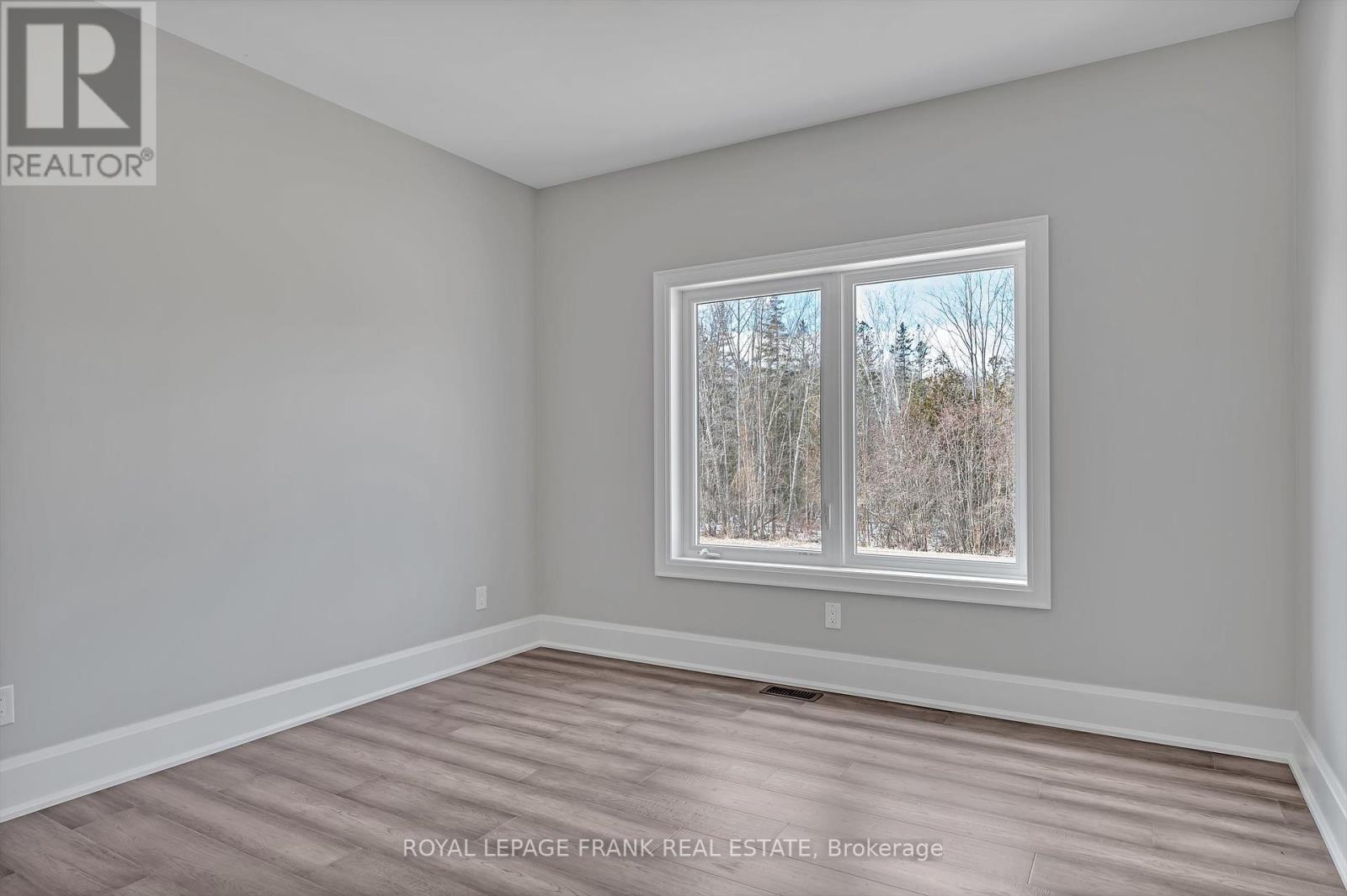 












7 NIPIGON STREET

,
Kawartha Lakes (Verulam),




Ontario
K0M1N0

