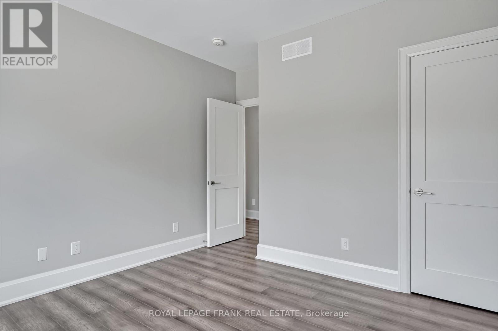 












7 NIPIGON STREET

,
Kawartha Lakes (Verulam),




Ontario
K0M1N0

