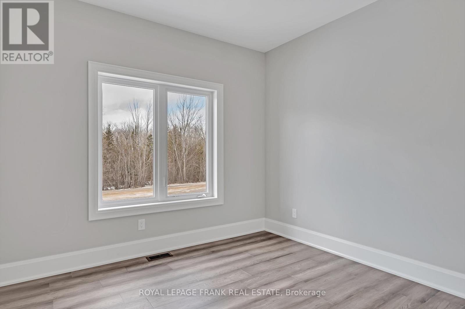 












7 NIPIGON STREET

,
Kawartha Lakes (Verulam),




Ontario
K0M1N0

