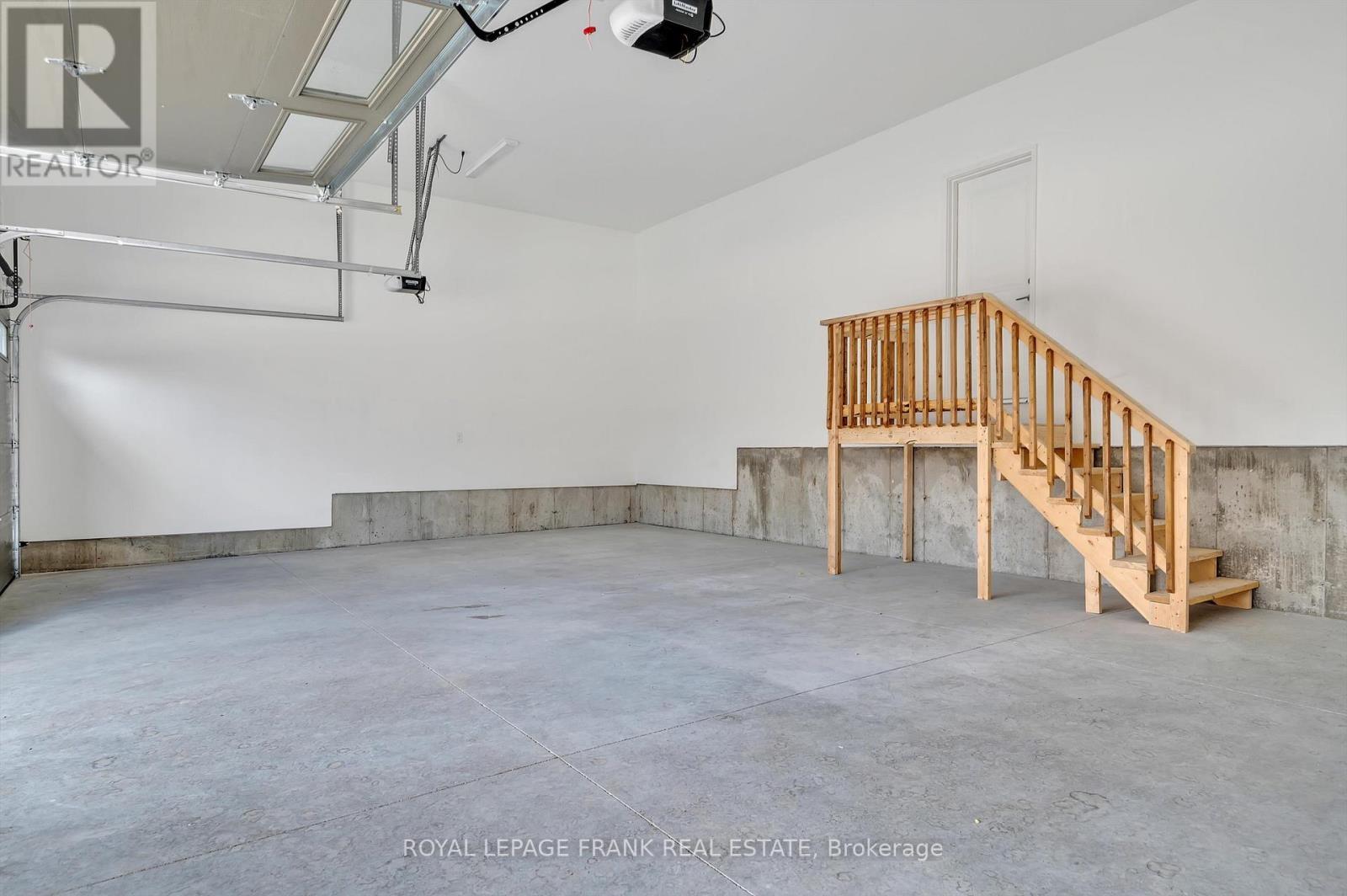 












7 NIPIGON STREET

,
Kawartha Lakes (Verulam),




Ontario
K0M1N0

