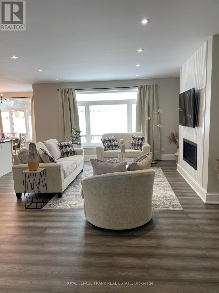 












7 NIPIGON STREET

,
Kawartha Lakes (Verulam),




Ontario
K0M1N0

