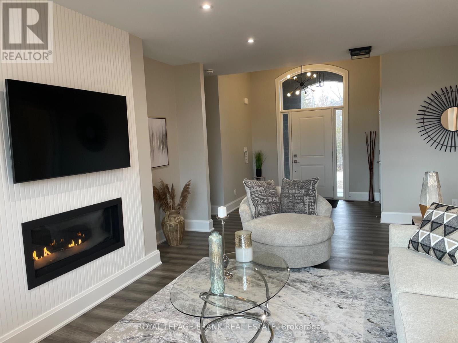 












7 NIPIGON STREET

,
Kawartha Lakes (Verulam),




Ontario
K0M1N0

