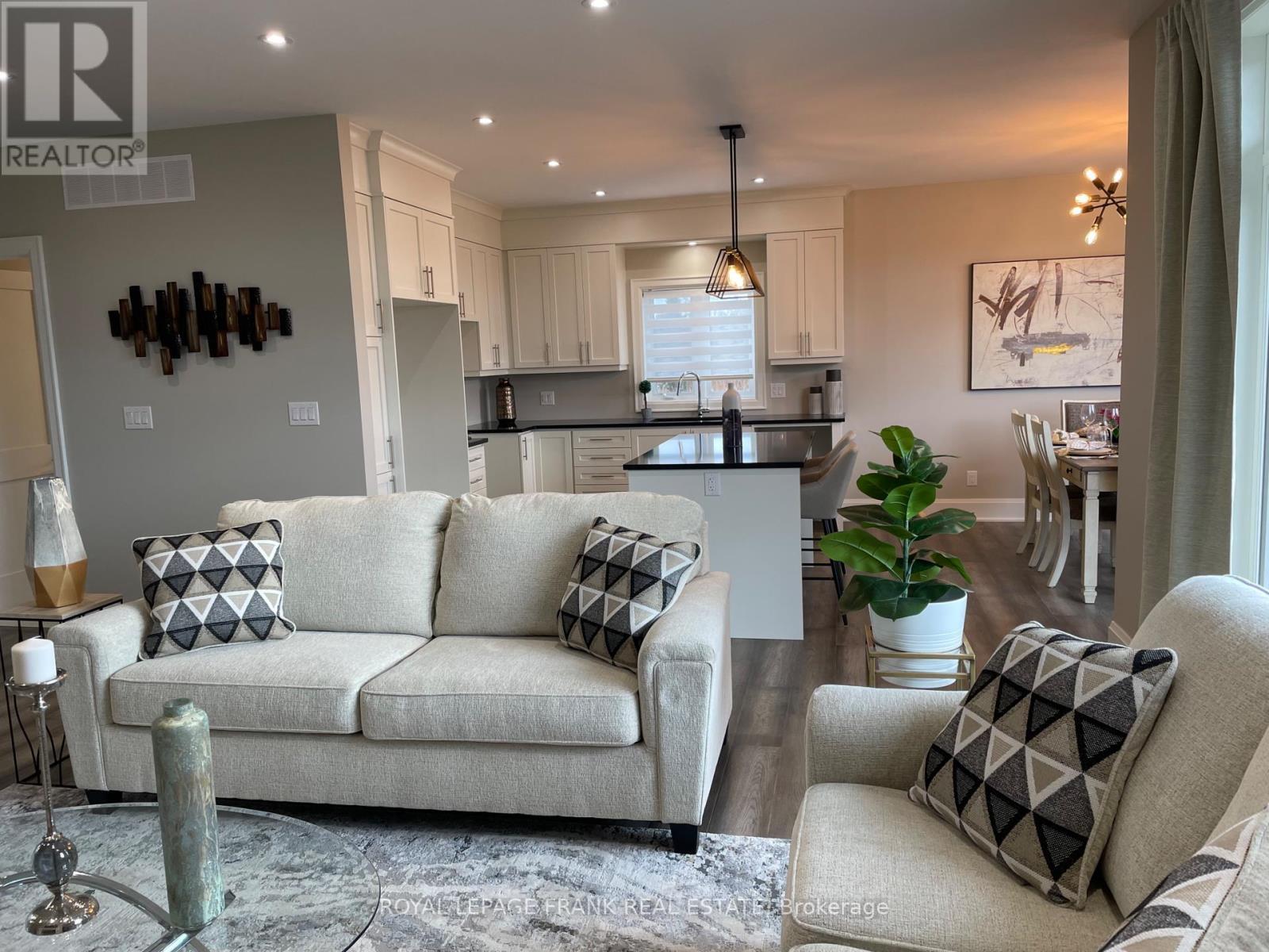 












7 NIPIGON STREET

,
Kawartha Lakes (Verulam),




Ontario
K0M1N0

