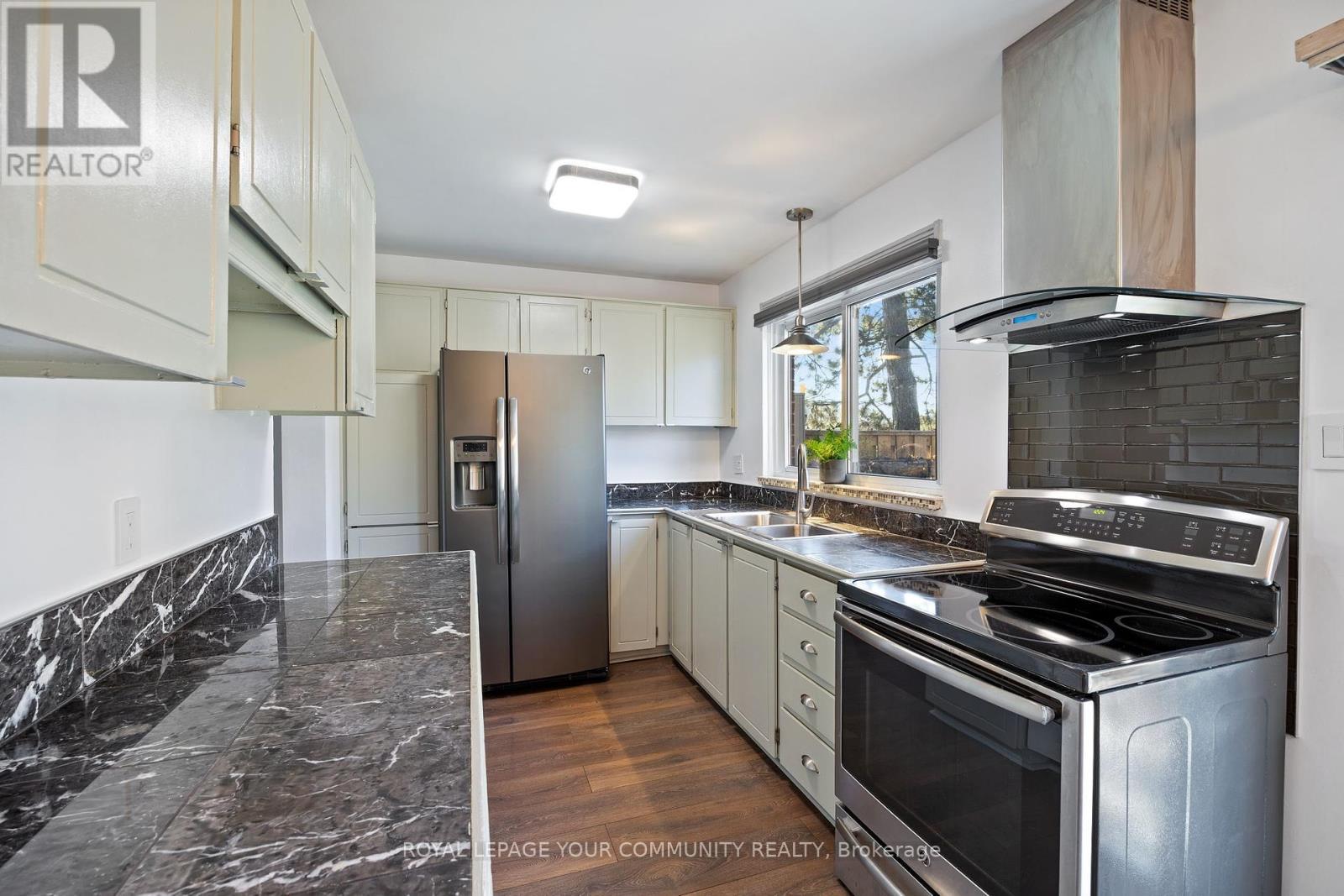 












39 - 1020 CENTRAL PARK DRIVE

,
Brampton,




Ontario
L6S3J5


