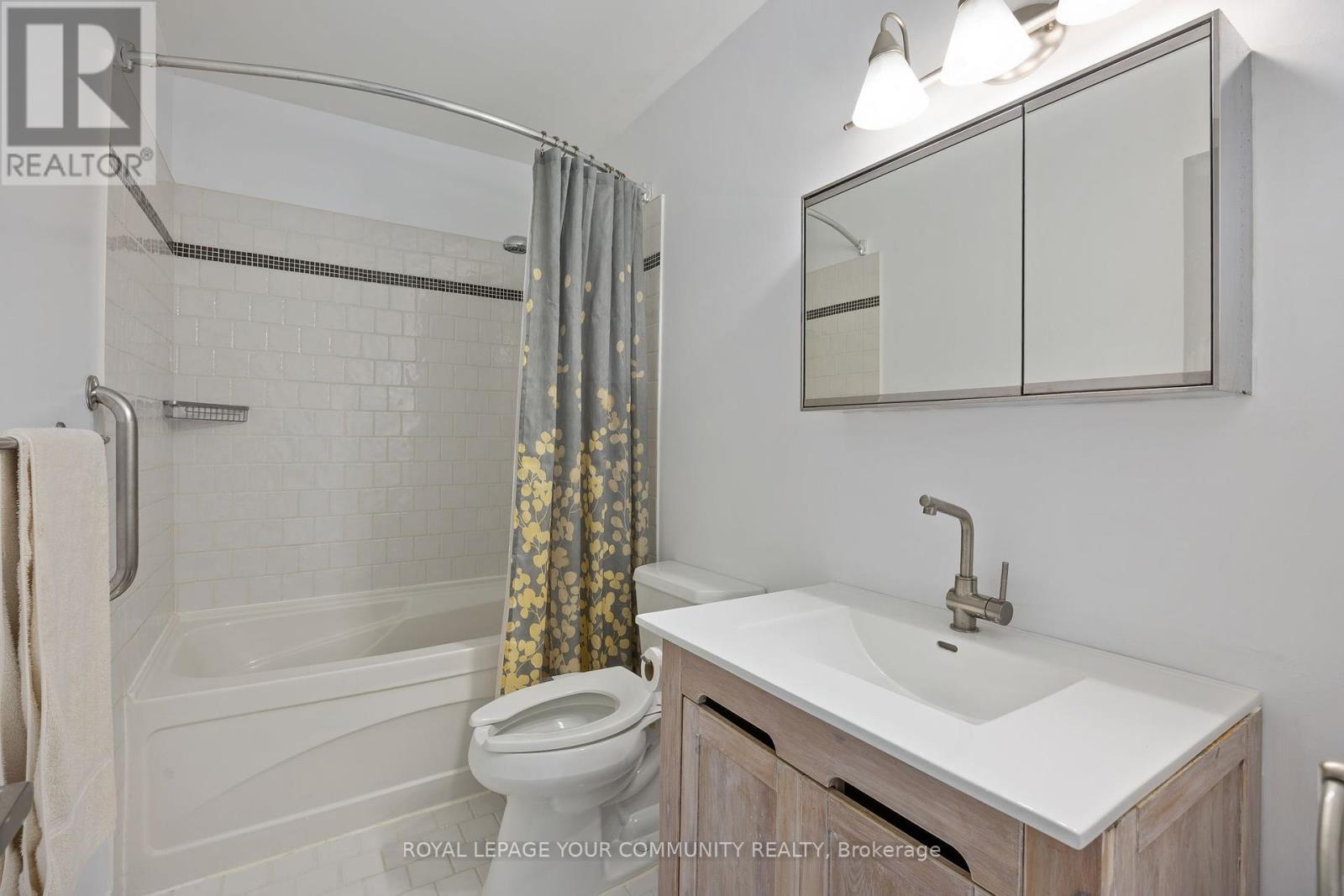 












39 - 1020 CENTRAL PARK DRIVE

,
Brampton,




Ontario
L6S3J5

