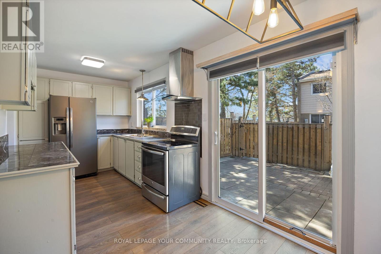 












39 - 1020 CENTRAL PARK DRIVE

,
Brampton,




Ontario
L6S3J5

