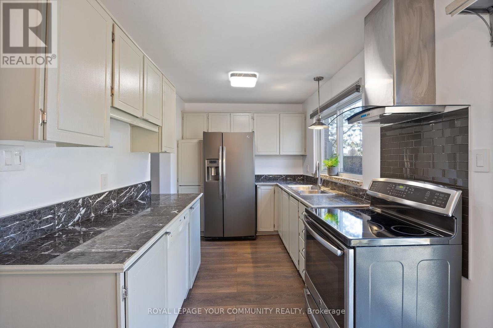












39 - 1020 CENTRAL PARK DRIVE

,
Brampton,




Ontario
L6S3J5


