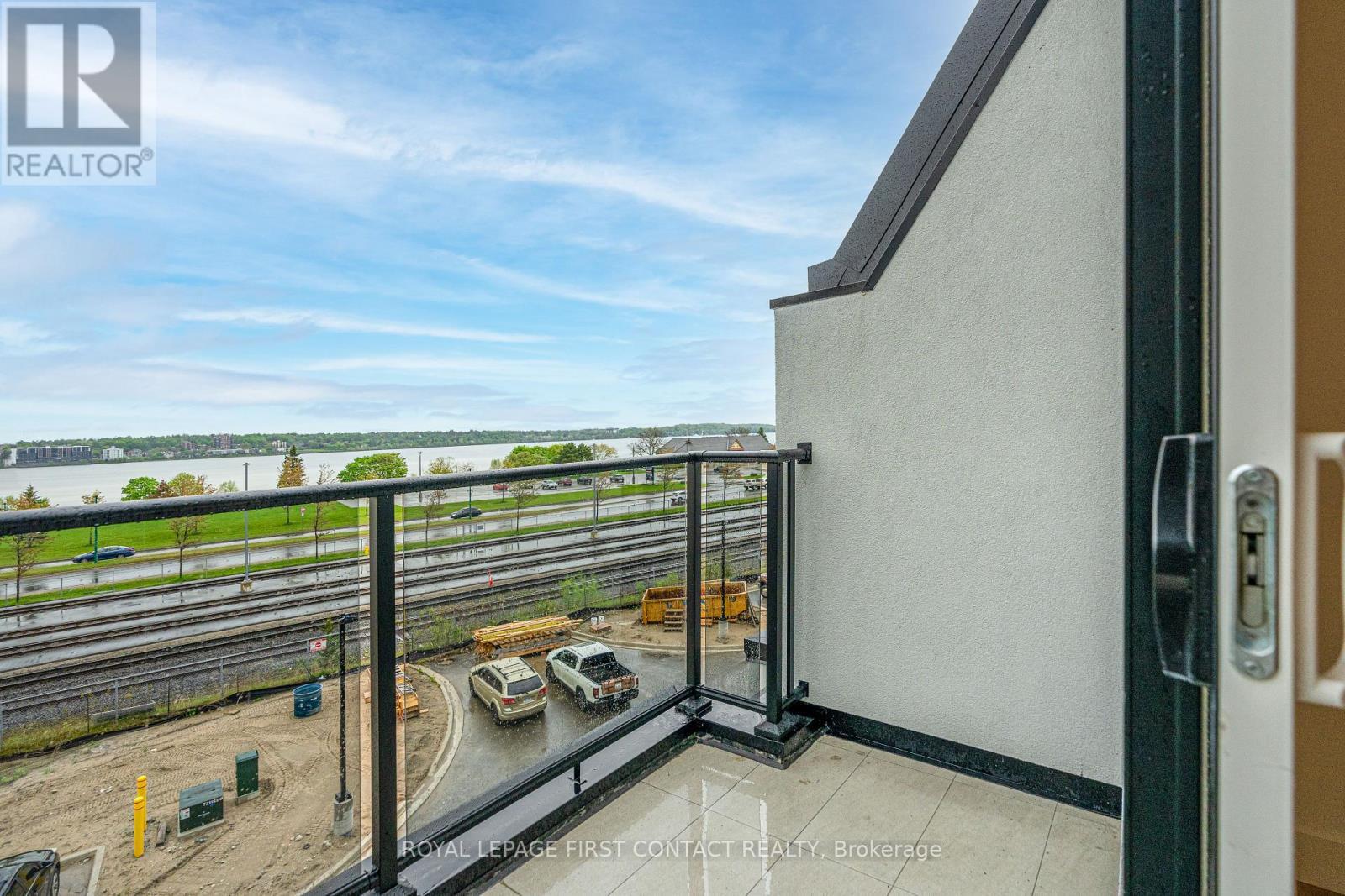 












22 ALDERWOOD LANE

,
Barrie,




Ontario
L4N3J2

