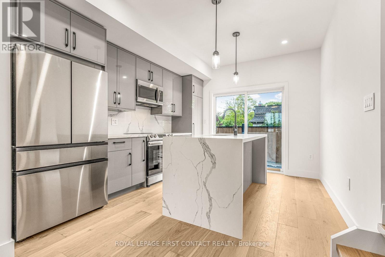 












22 ALDERWOOD LANE

,
Barrie,




Ontario
L4N3J2

