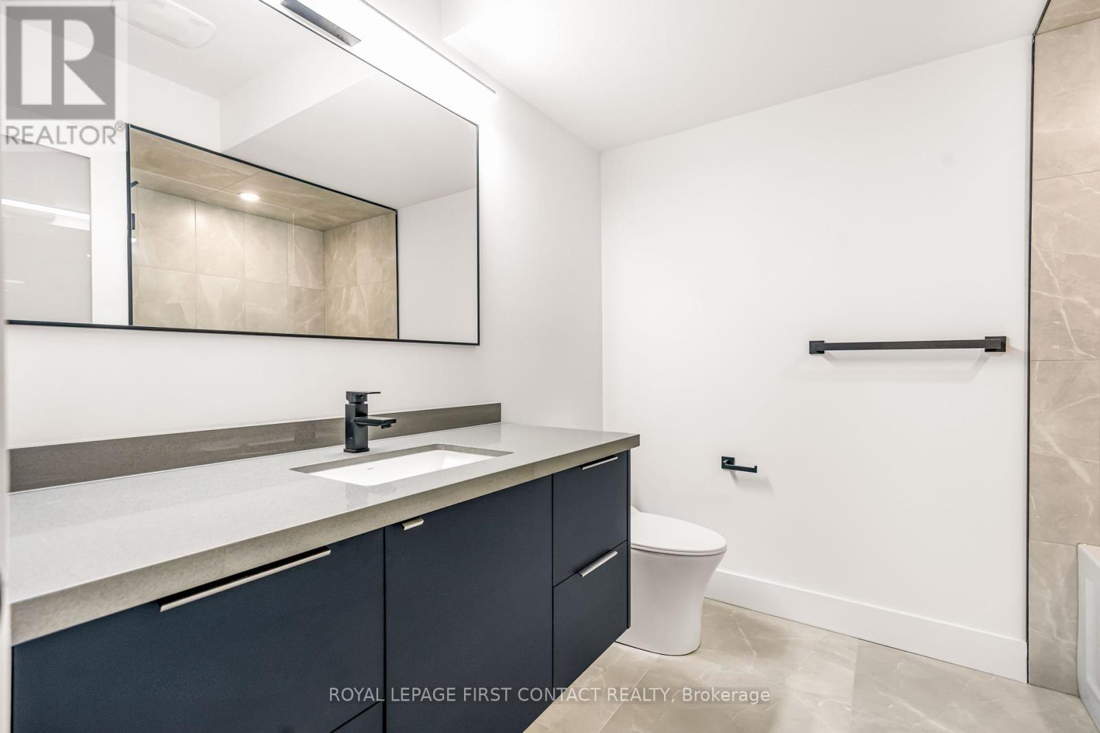 












22 ALDERWOOD LANE

,
Barrie,




Ontario
L4N3J2

